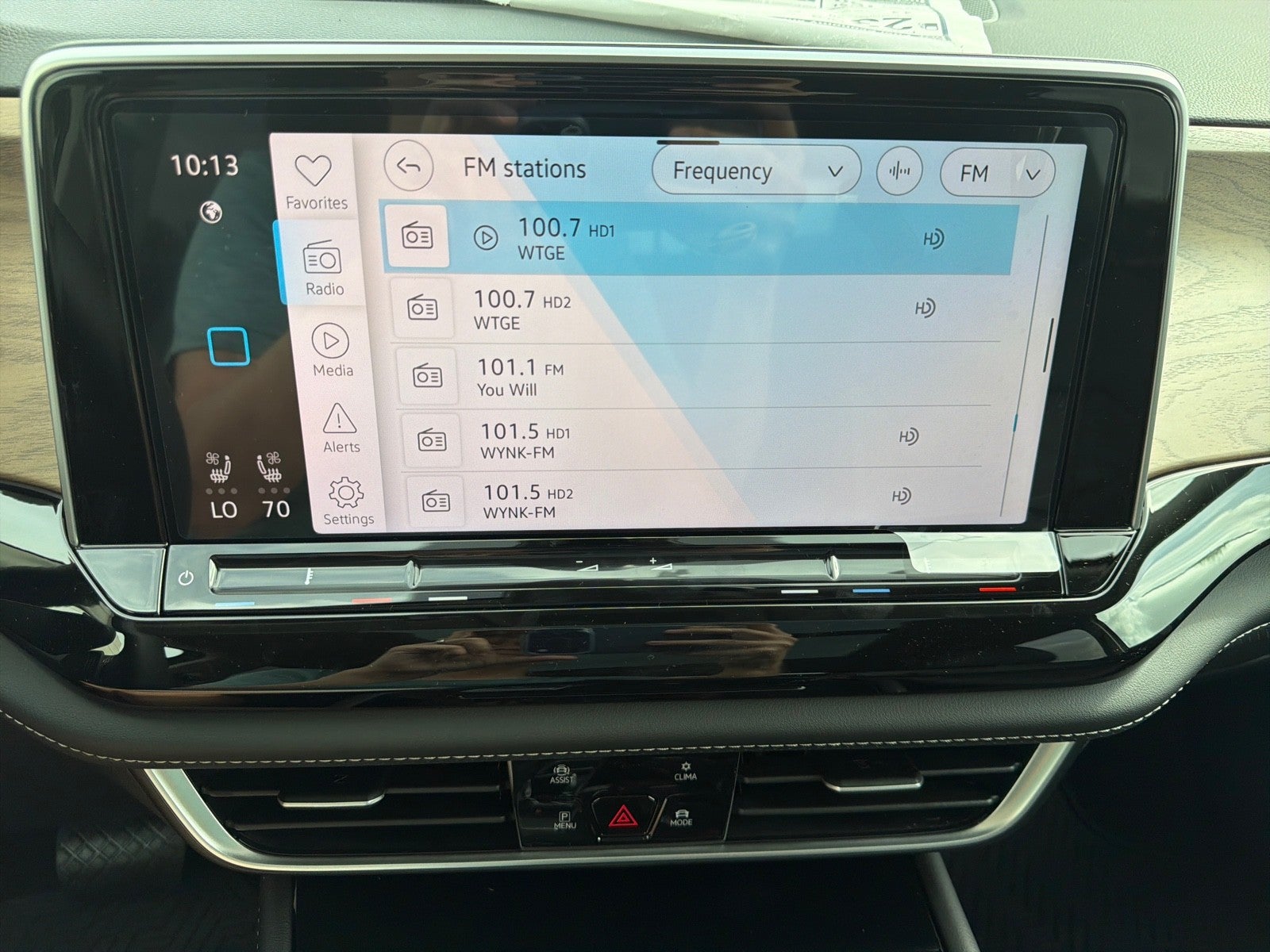 2026 Volkswagen Atlas 2.0T SE w/Technology FWD