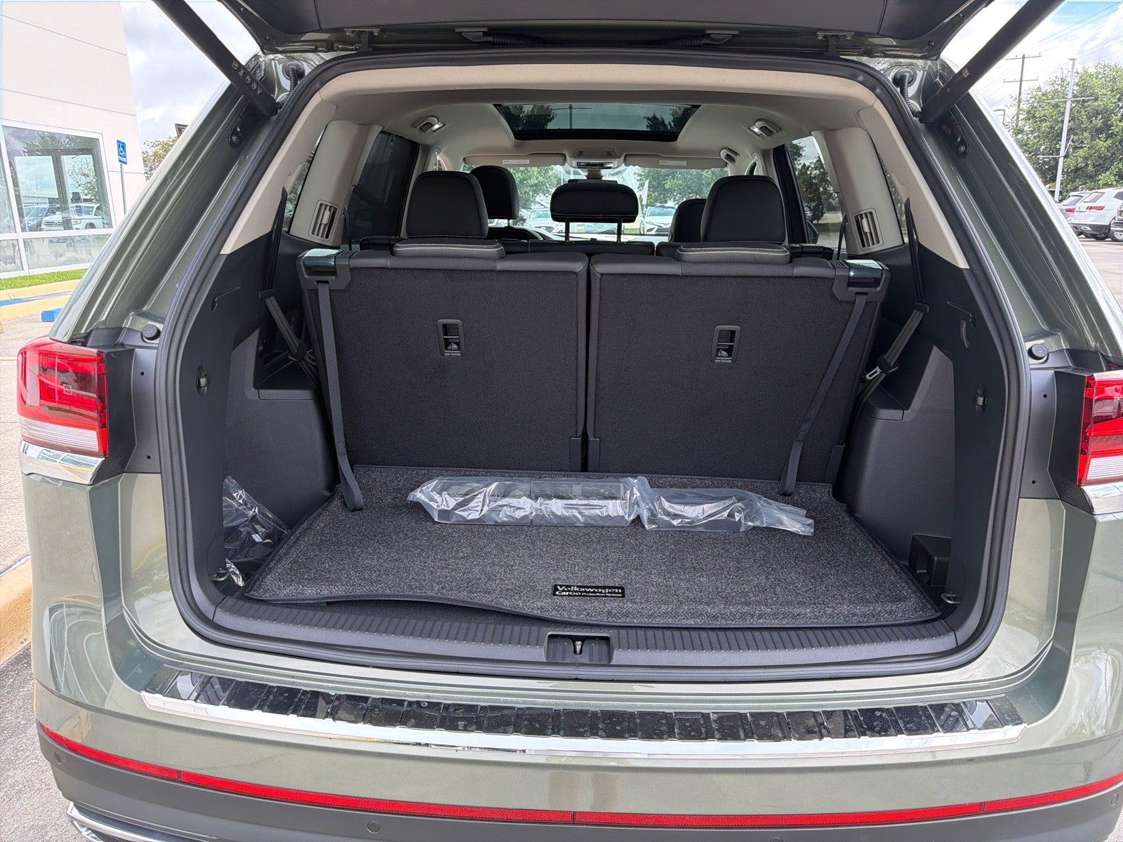 2026 Volkswagen Atlas 2.0T SE w/Technology FWD