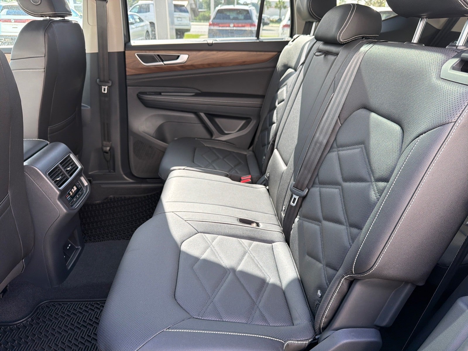 2026 Volkswagen Atlas 2.0T SE w/Technology FWD
