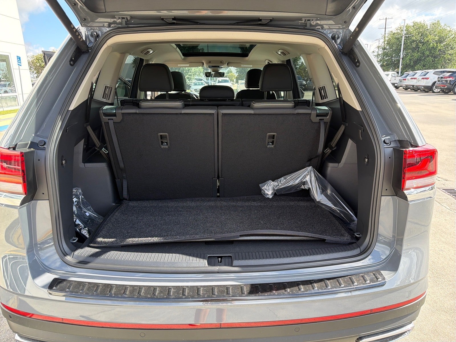 2026 Volkswagen Atlas 2.0T SE w/Technology FWD