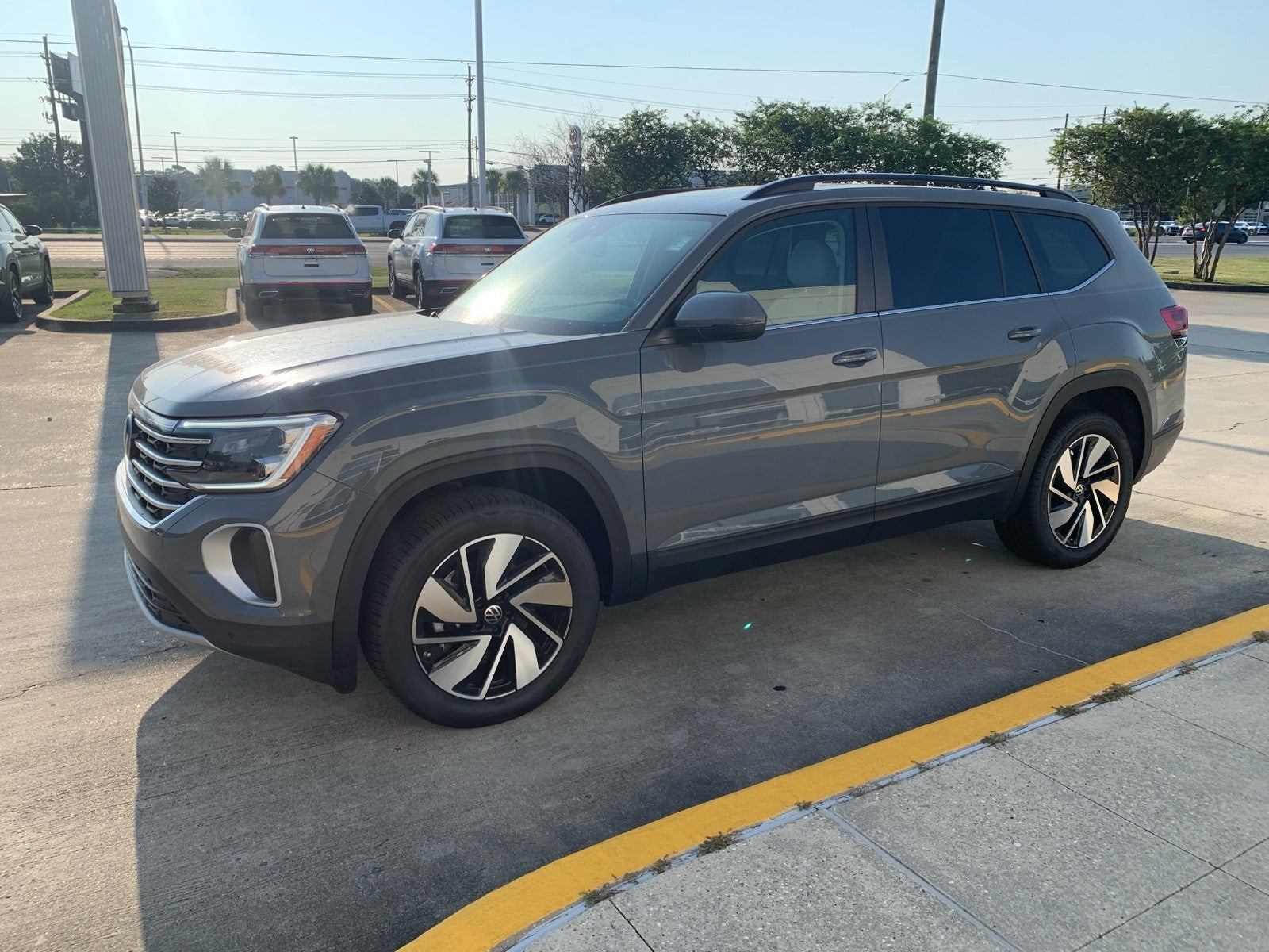 2026 Volkswagen Atlas 2.0T SE w/Technology FWD
