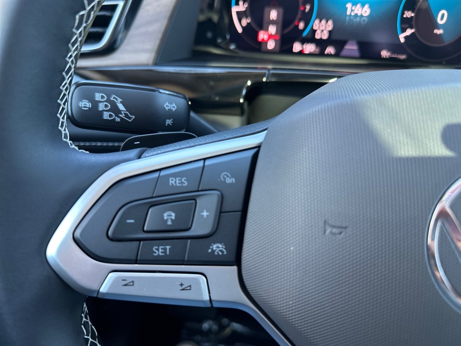 2026 Volkswagen Atlas 2.0T SE w/Technology FWD