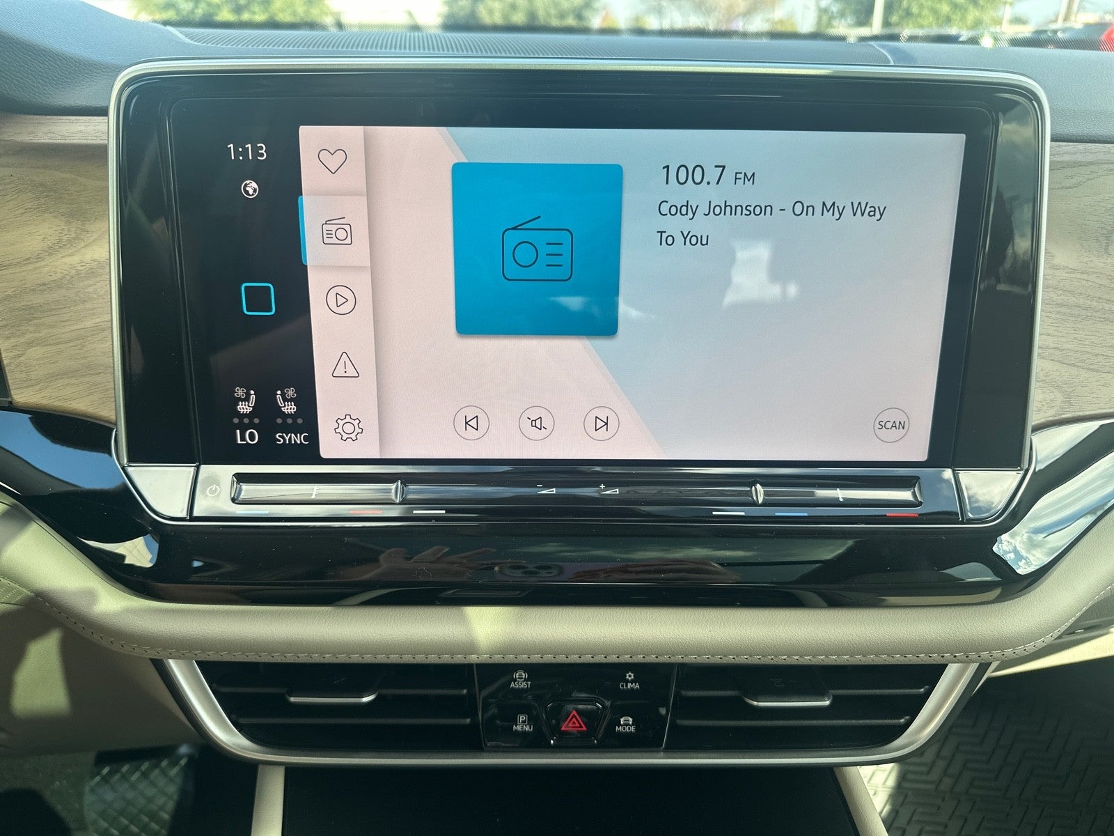 2026 Volkswagen Atlas 2.0T SE w/Technology FWD