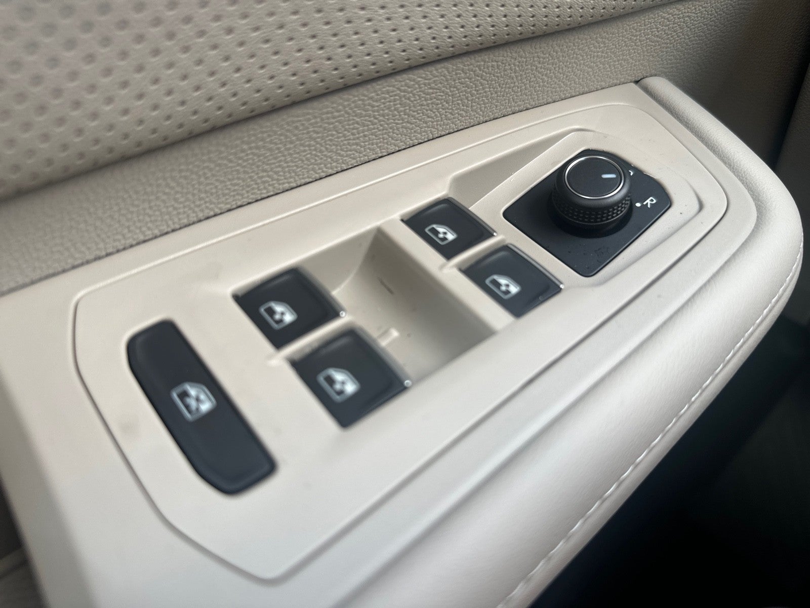 2026 Volkswagen Atlas 2.0T SE w/Technology FWD