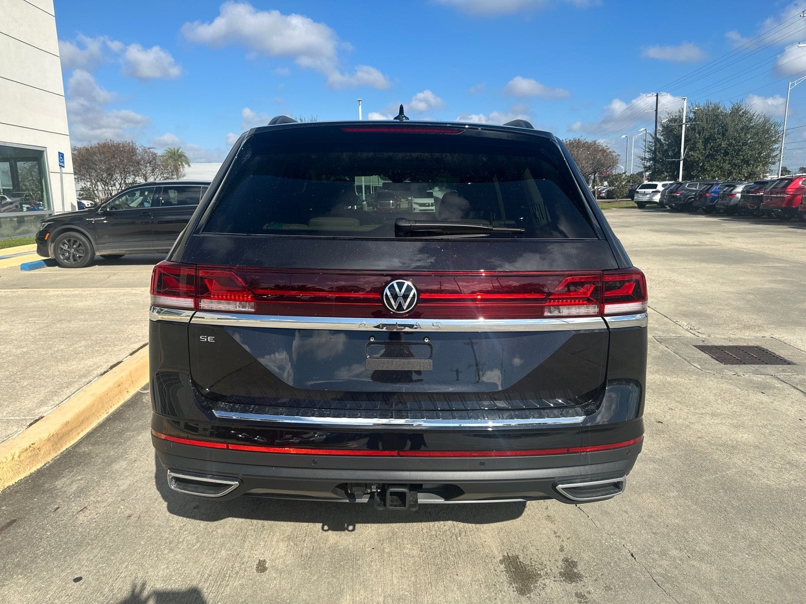 2026 Volkswagen Atlas 2.0T SE w/Technology FWD