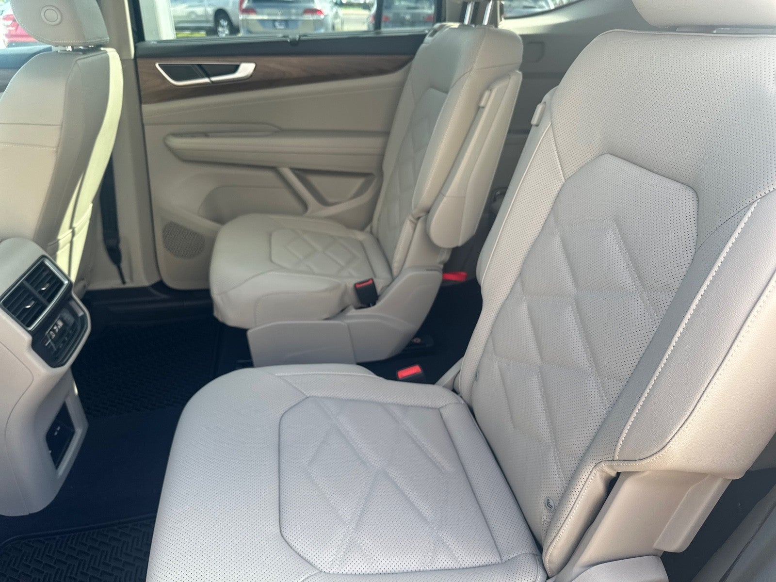 2026 Volkswagen Atlas 2.0T SE w/Technology FWD