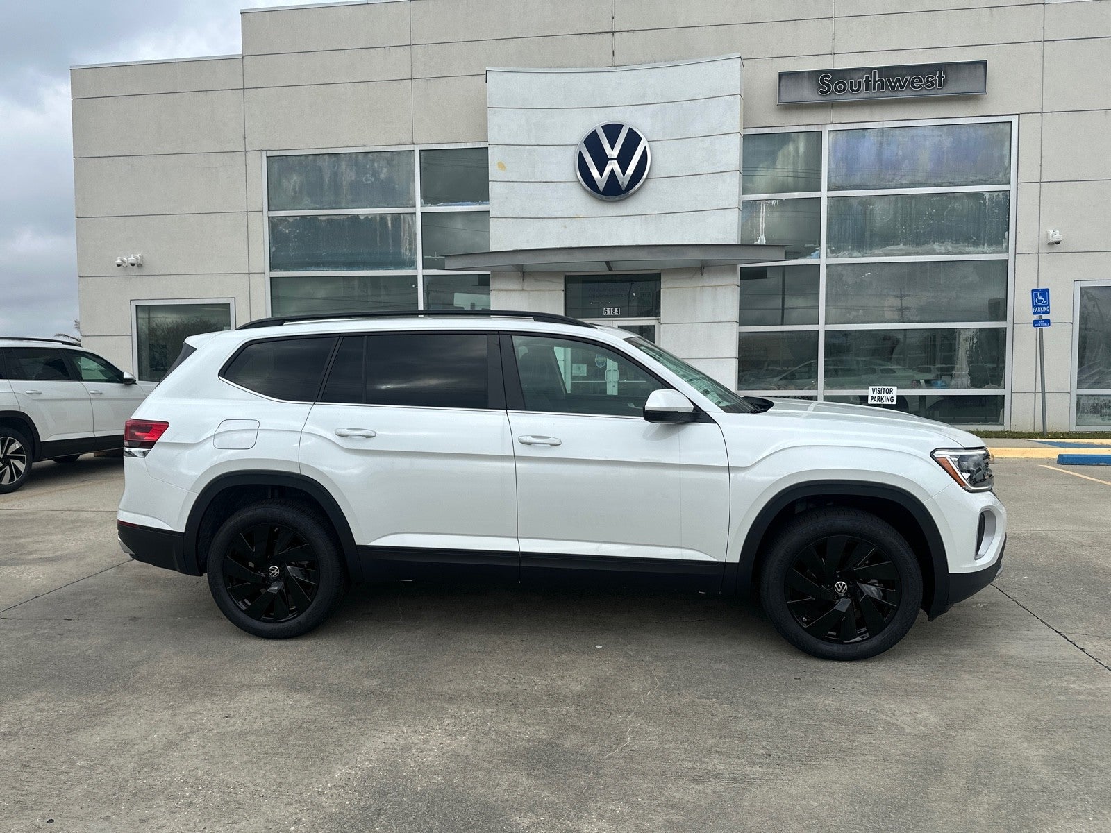 2026 Volkswagen Atlas 2.0T SE w/Technology FWD