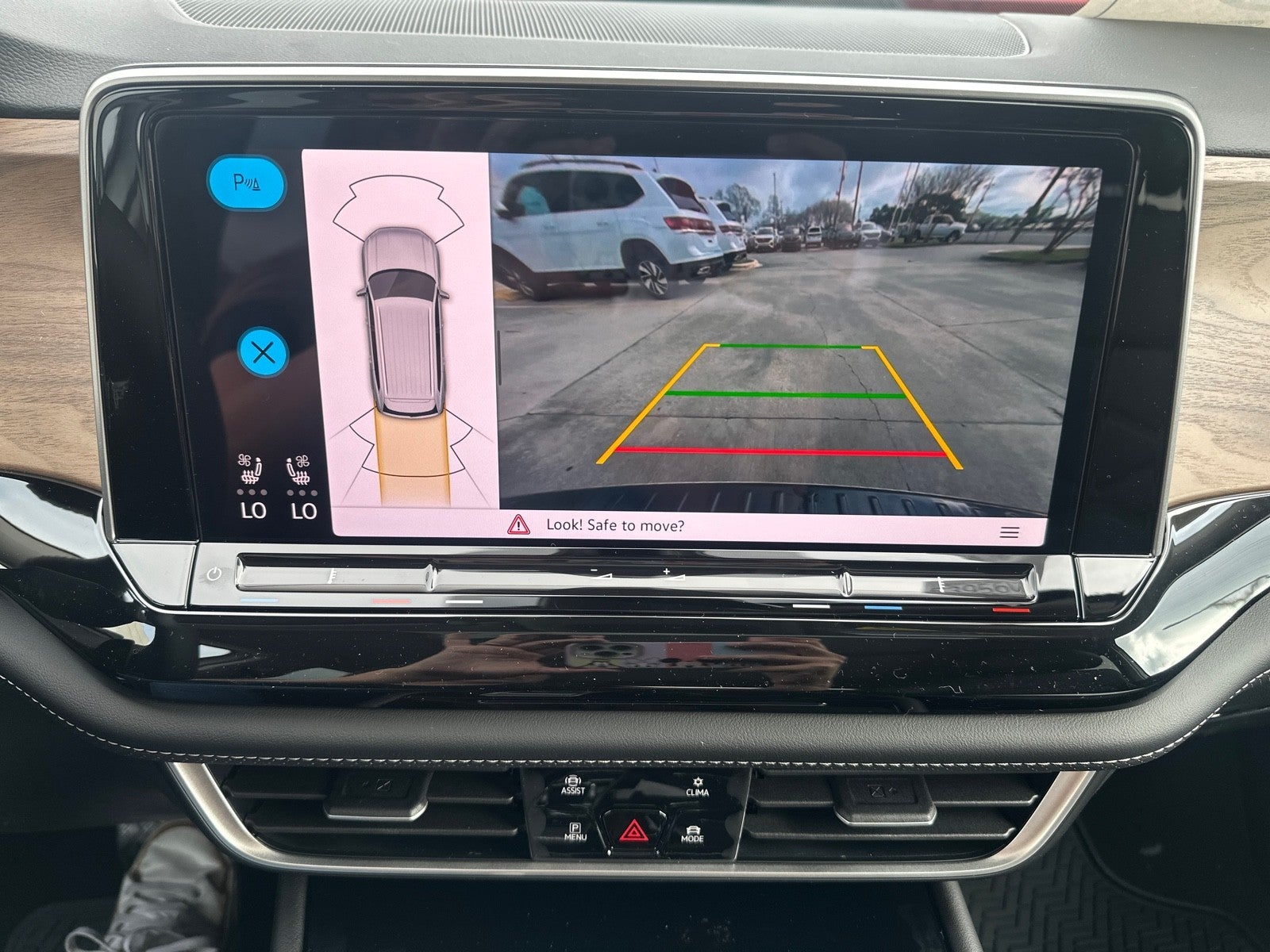 2026 Volkswagen Atlas 2.0T SE w/Technology FWD