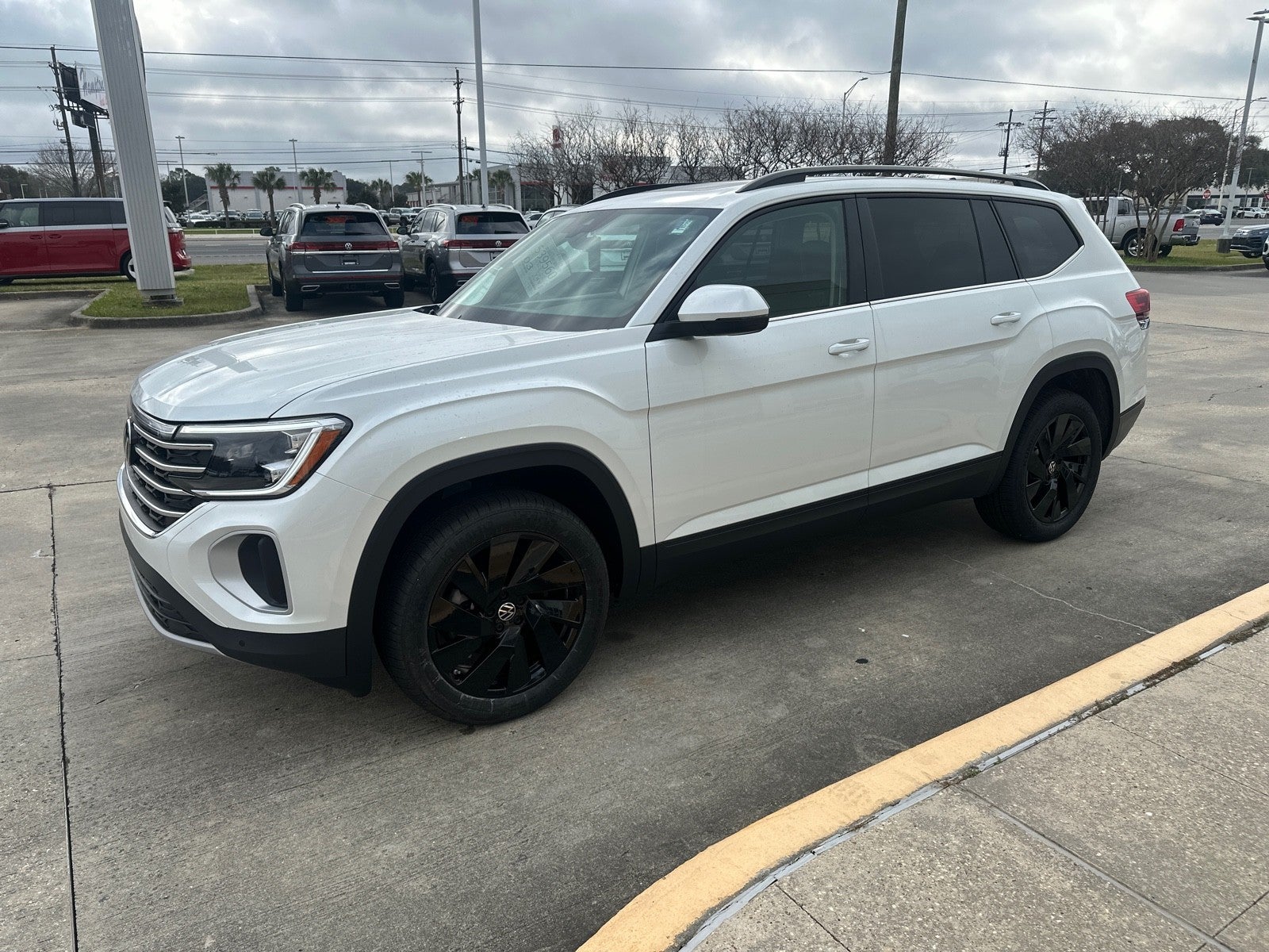 2026 Volkswagen Atlas 2.0T SE w/Technology FWD