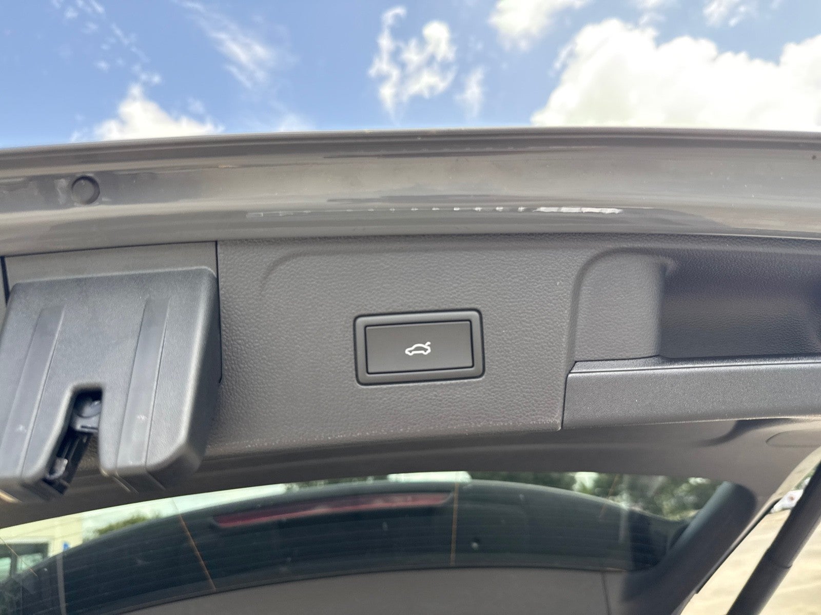 2026 Volkswagen Atlas 2.0T SE w/Technology FWD