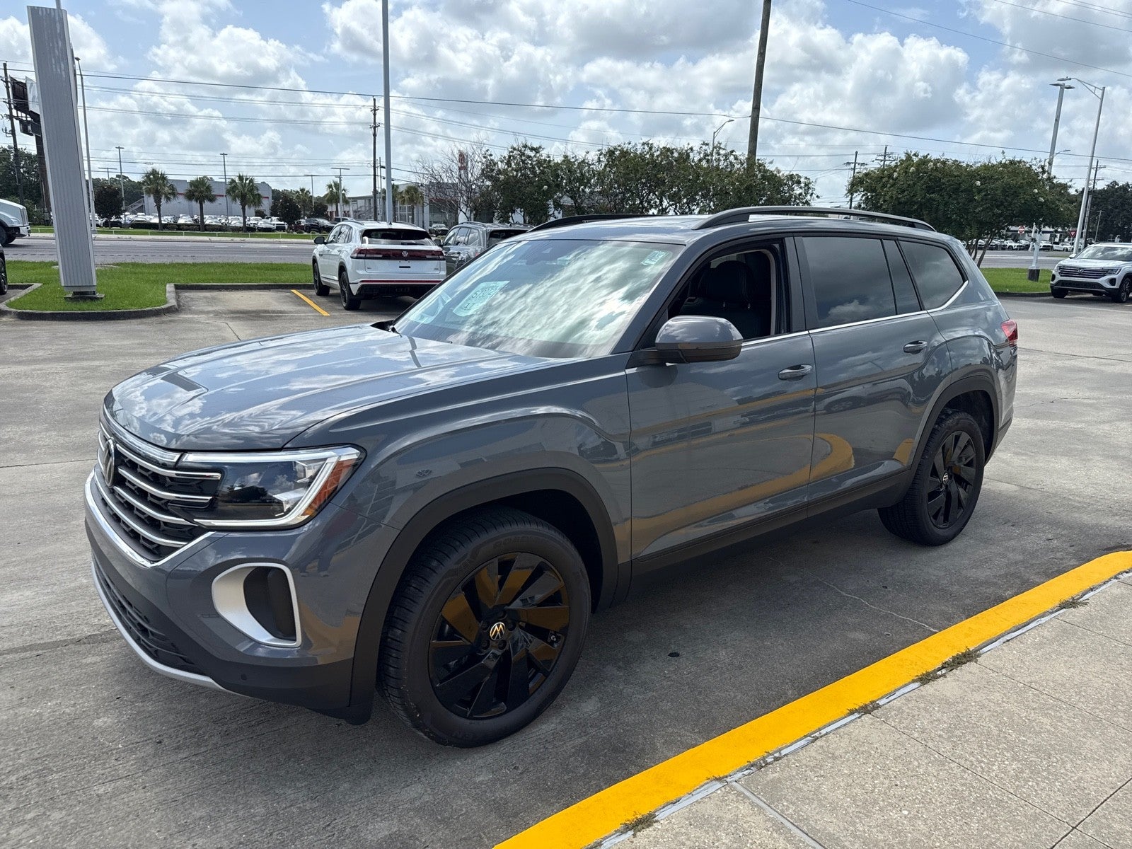 2026 Volkswagen Atlas 2.0T SE w/Technology FWD