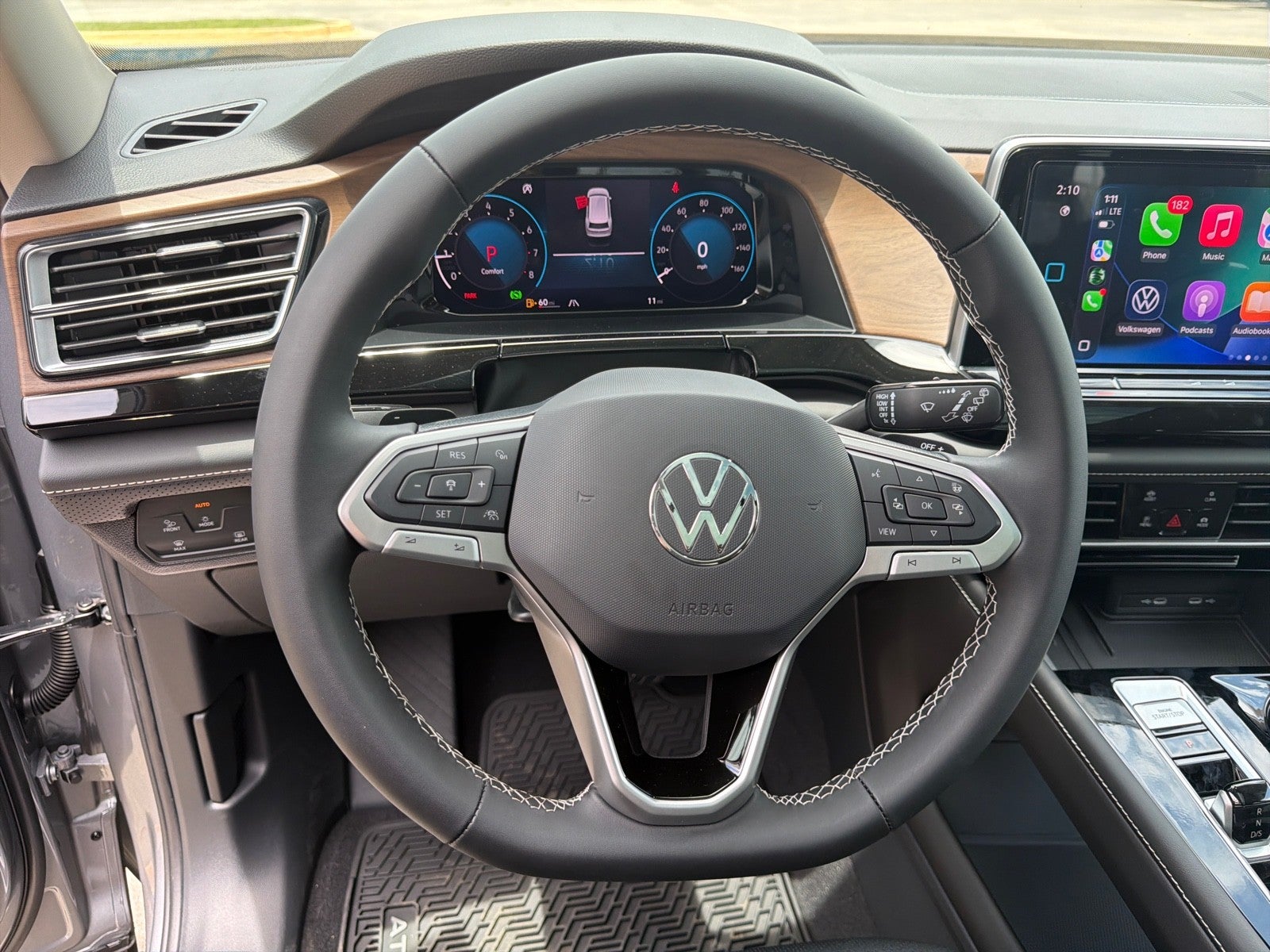 2026 Volkswagen Atlas 2.0T SE w/Technology FWD