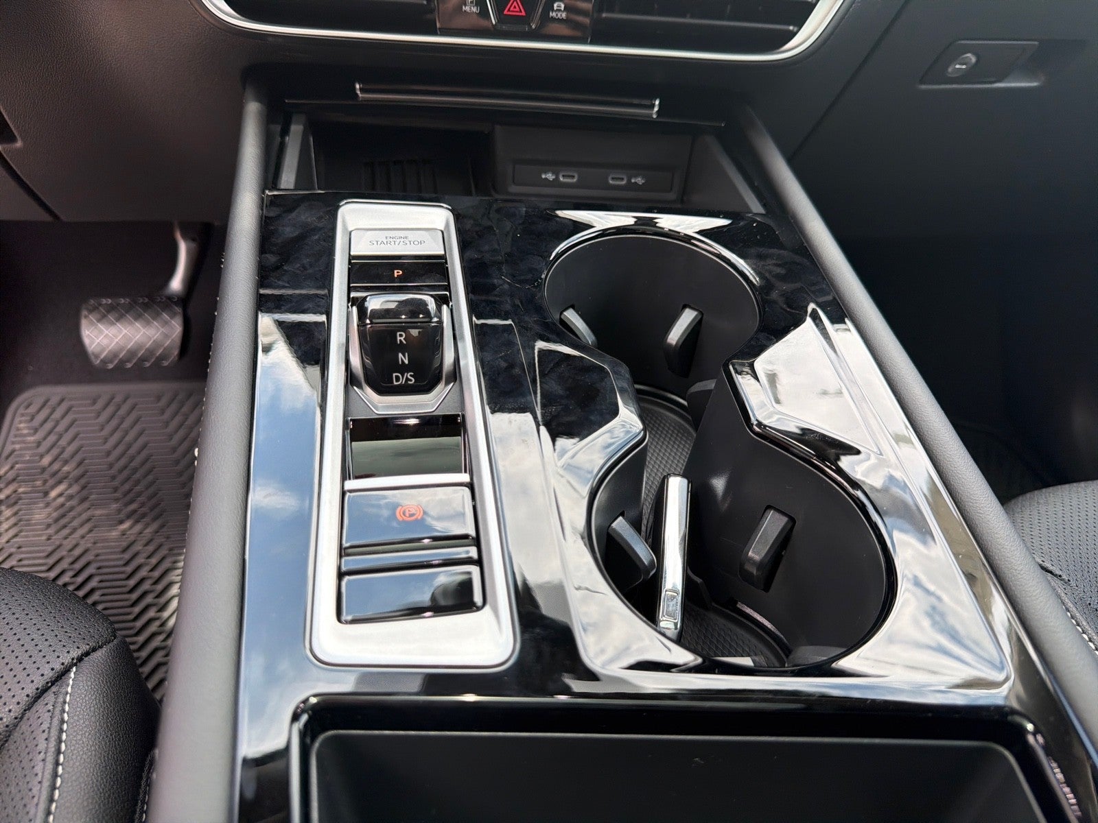 2026 Volkswagen Atlas 2.0T SE w/Technology FWD