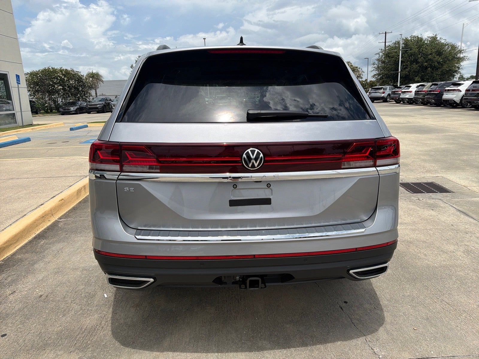 2026 Volkswagen Atlas 2.0T SE w/Technology FWD