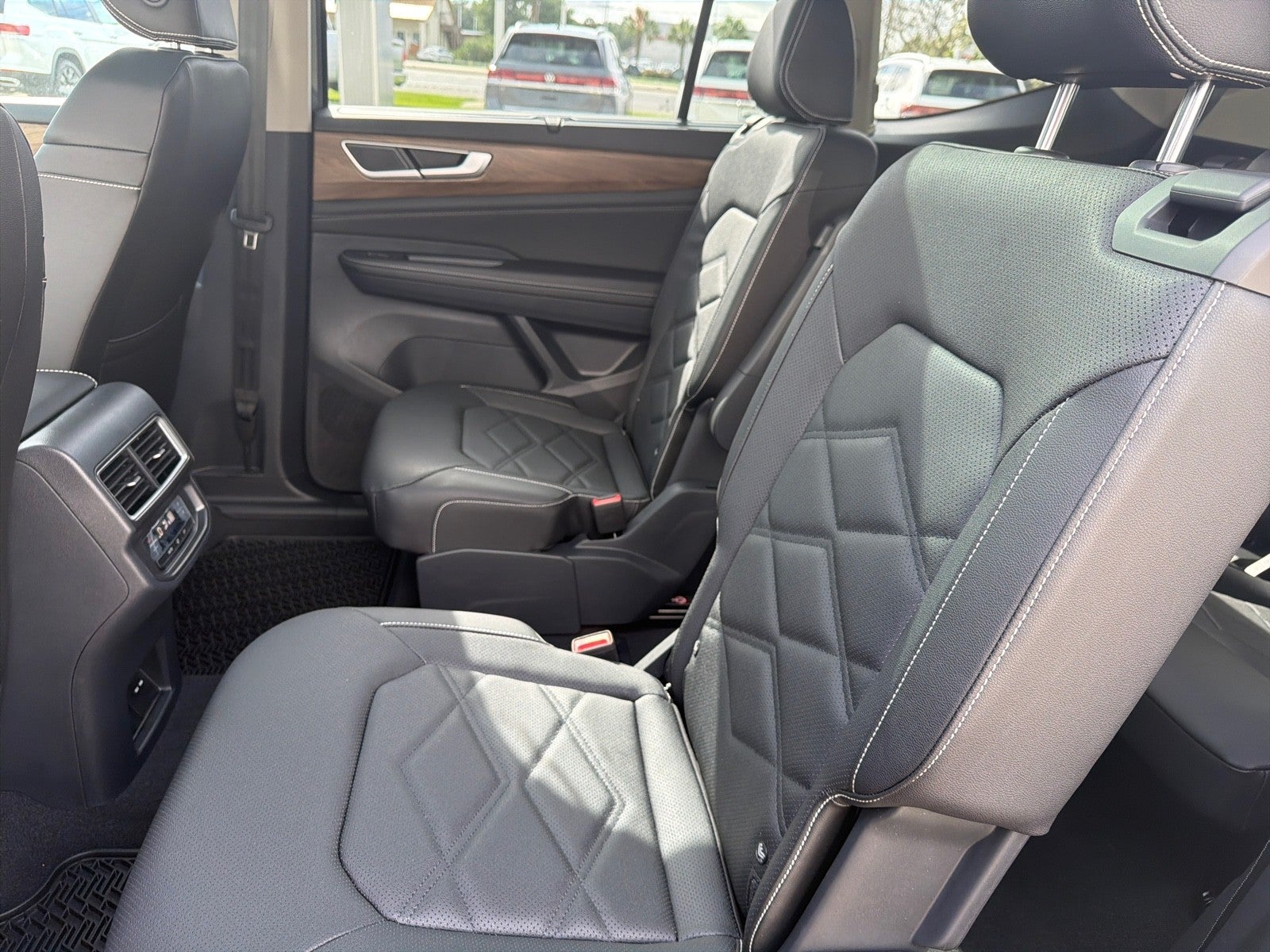 2026 Volkswagen Atlas 2.0T SE w/Technology FWD