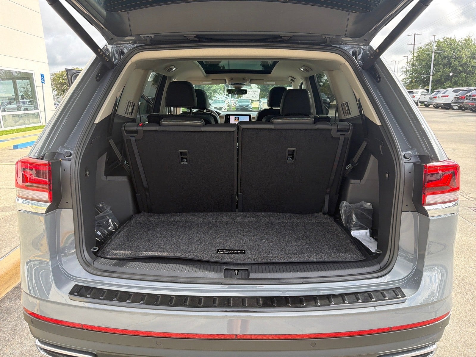 2026 Volkswagen Atlas 2.0T SE w/Technology FWD