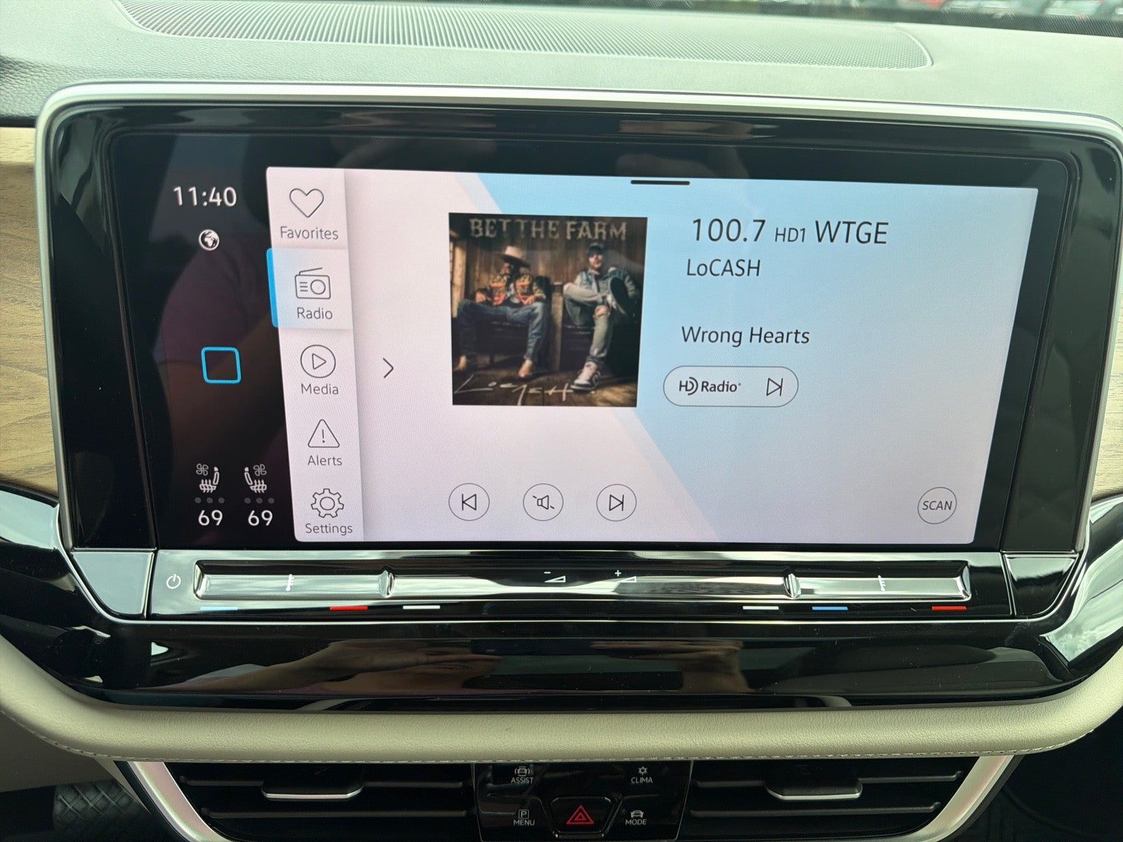 2026 Volkswagen Atlas 2.0T SE w/Technology FWD