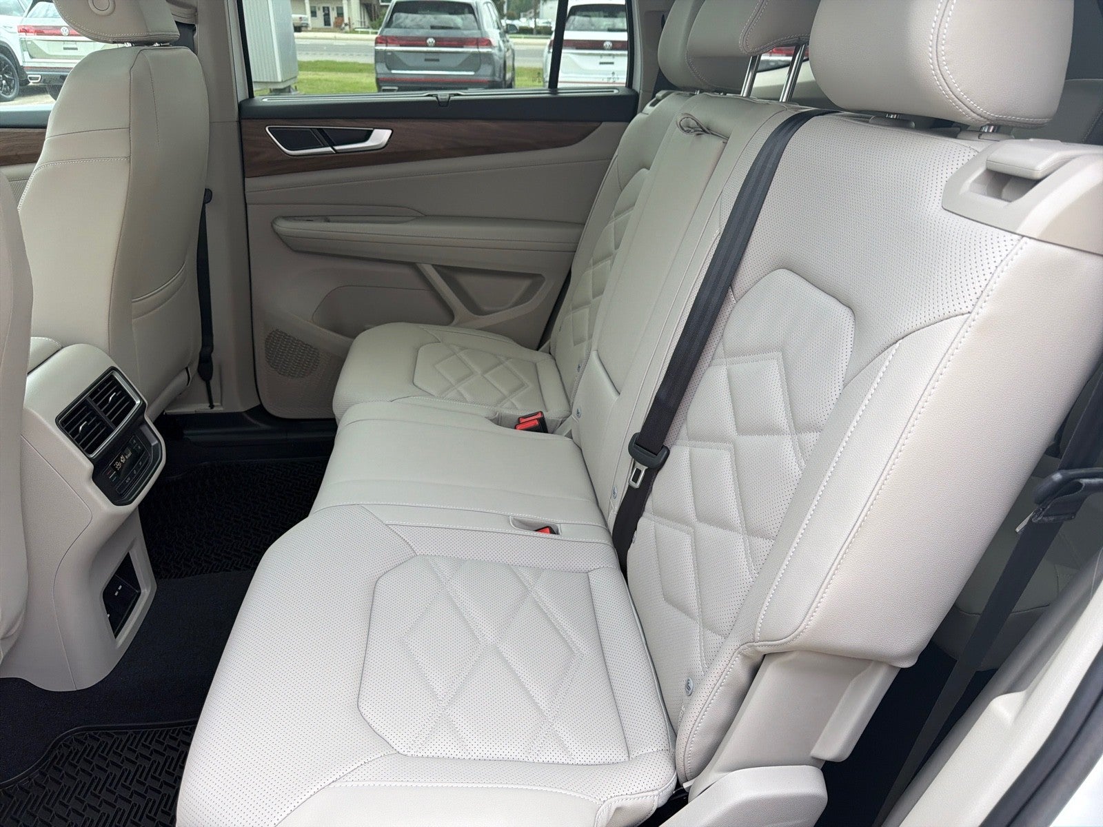 2026 Volkswagen Atlas 2.0T SE w/Technology FWD