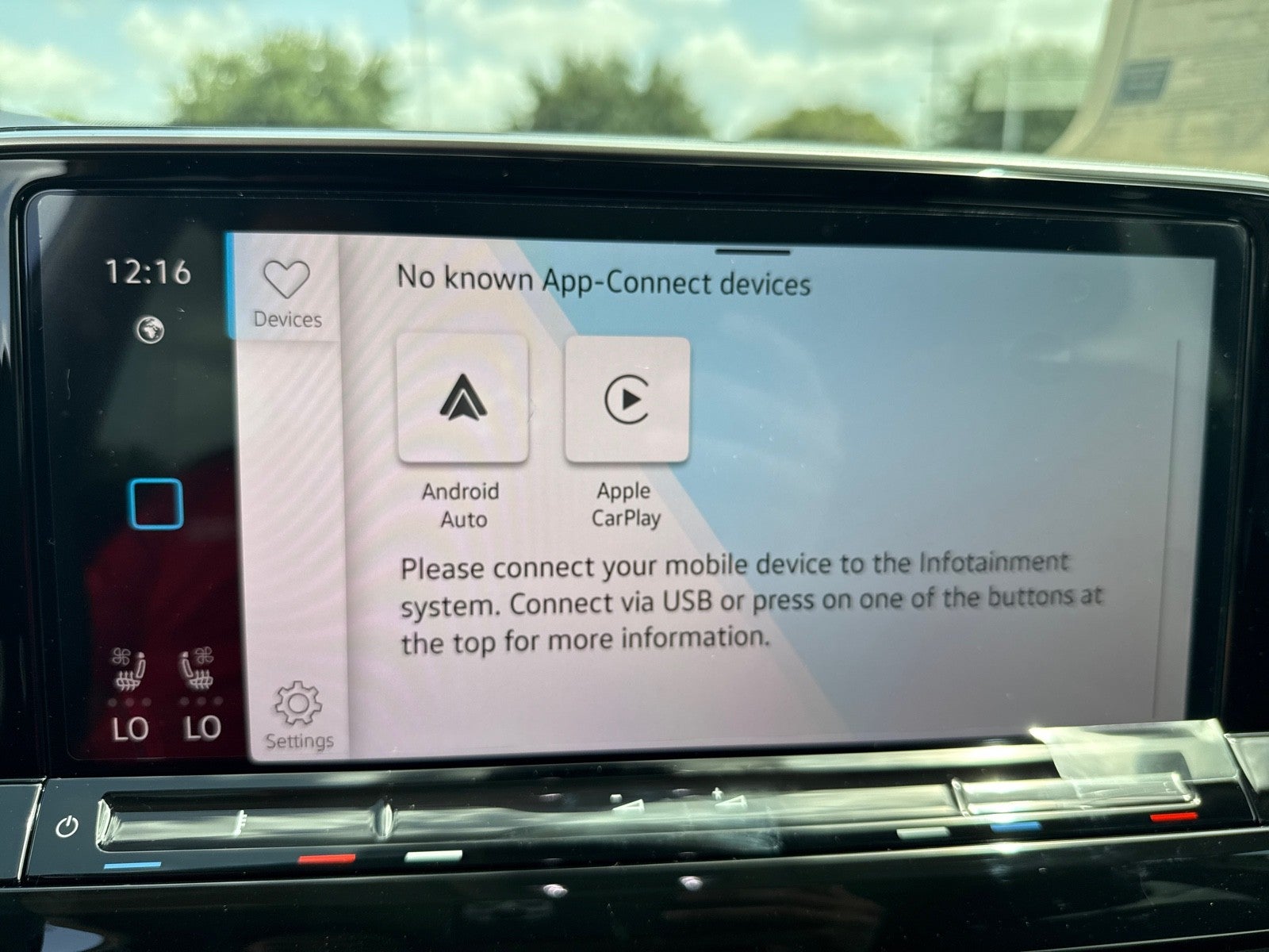 2026 Volkswagen Atlas 2.0T SE w/Technology FWD