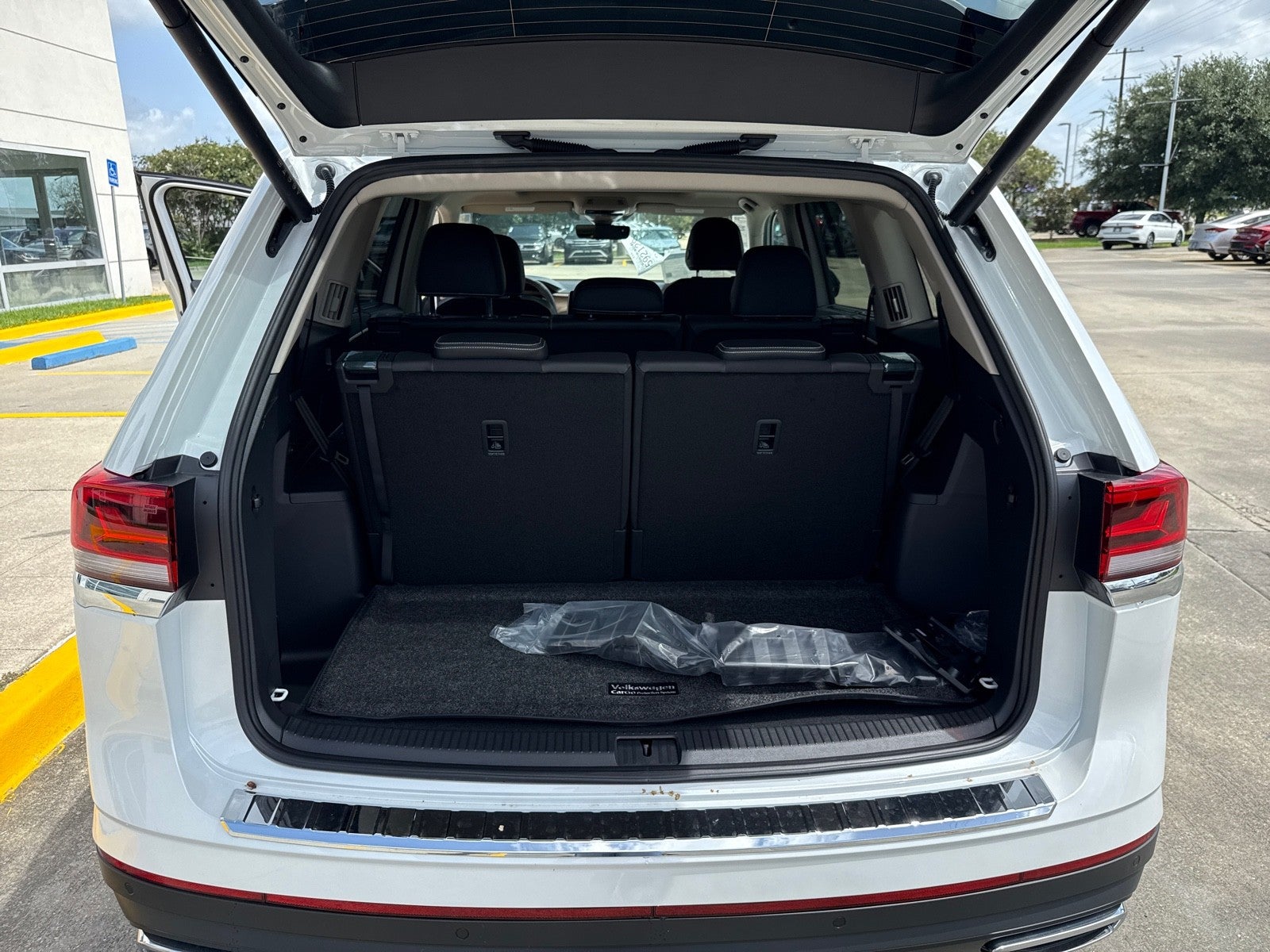 2026 Volkswagen Atlas 2.0T SE w/Technology FWD