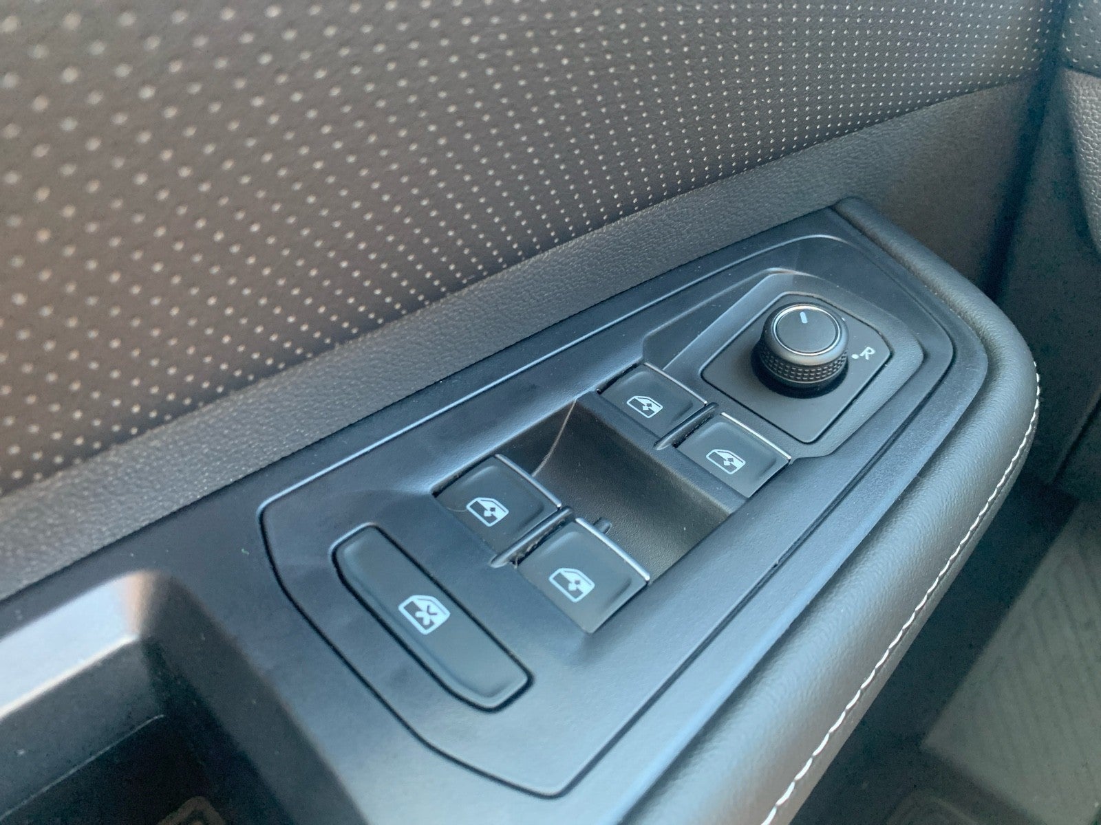 2026 Volkswagen Atlas 2.0T SE w/Technology FWD