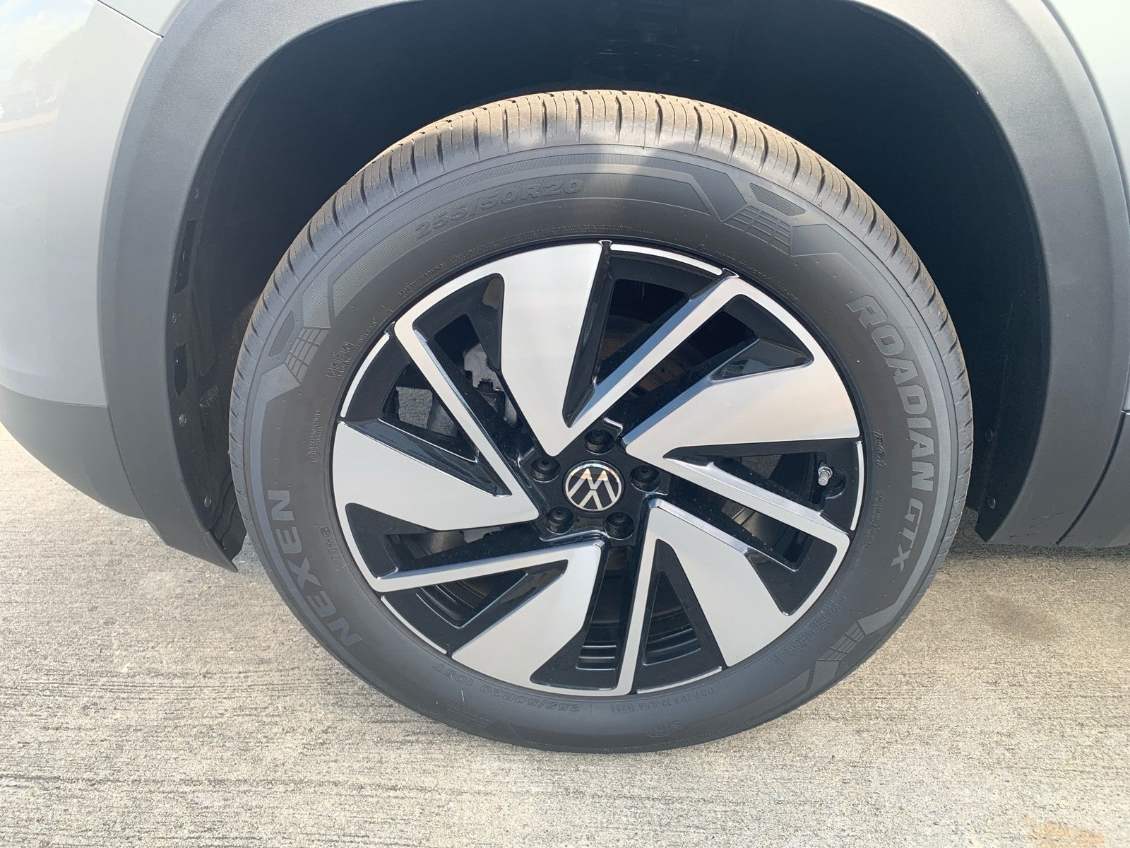 2026 Volkswagen Atlas 2.0T SE w/Technology FWD