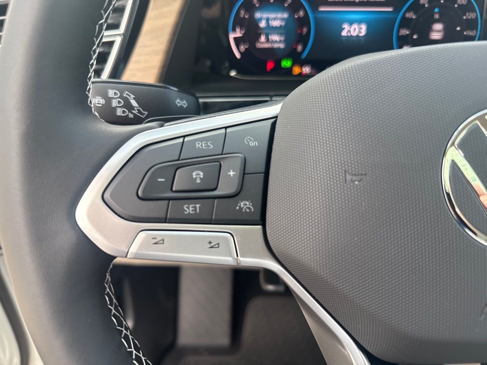 2026 Volkswagen Atlas 2.0T SE w/Technology FWD