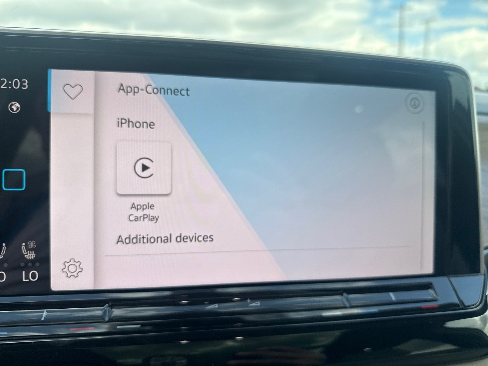 2026 Volkswagen Atlas 2.0T SE w/Technology FWD