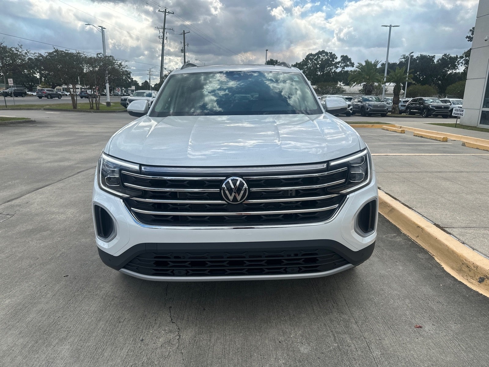 2026 Volkswagen Atlas 2.0T SE w/Technology FWD