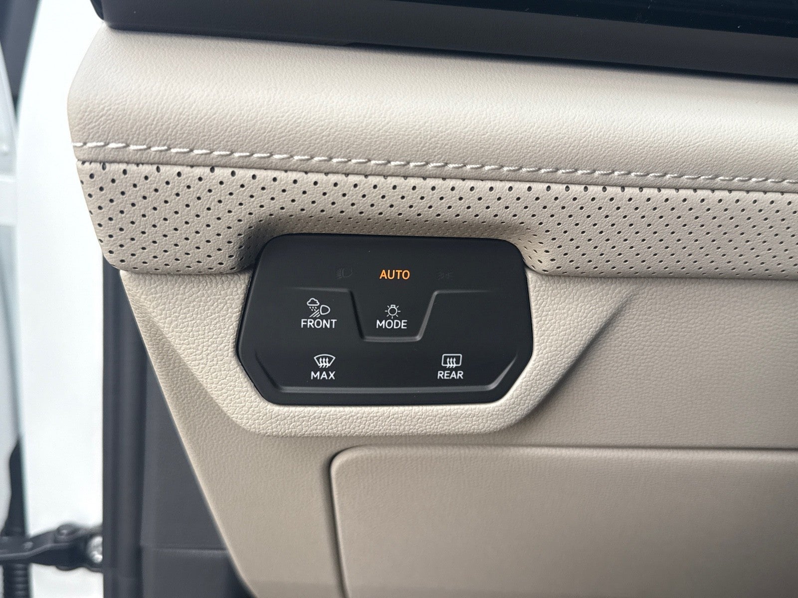 2026 Volkswagen Atlas 2.0T SE w/Technology FWD