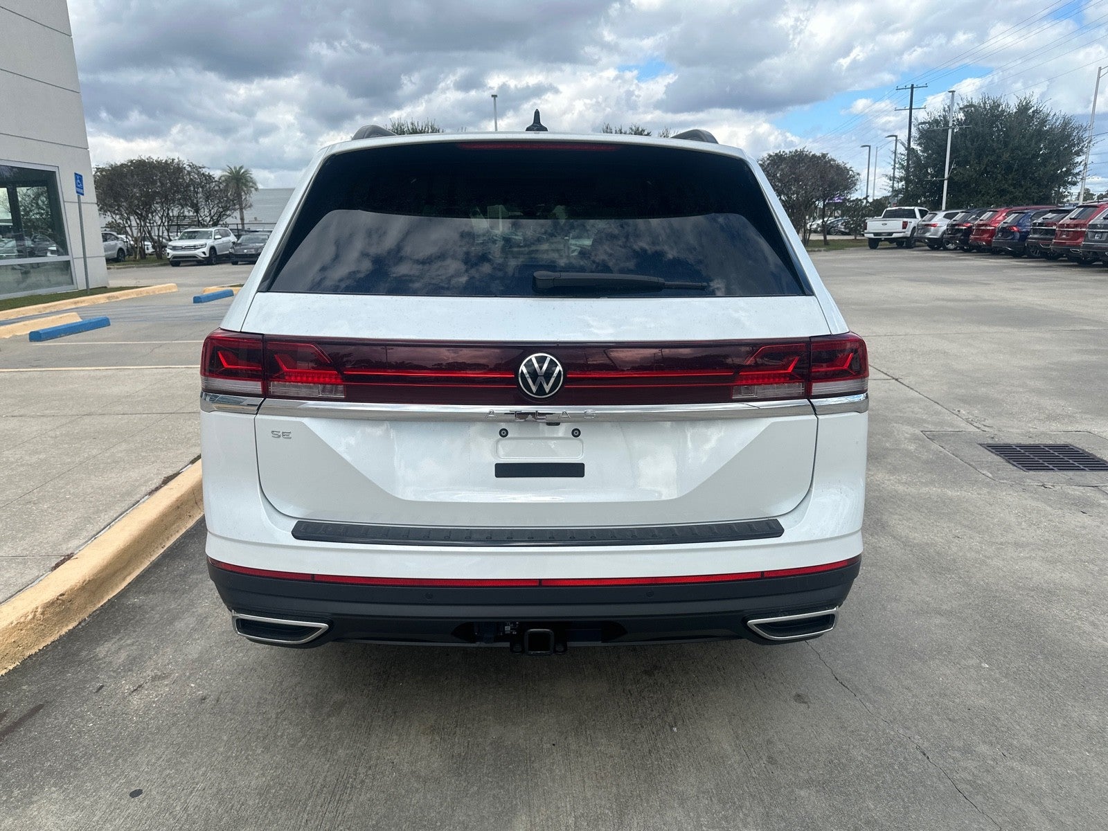 2026 Volkswagen Atlas 2.0T SE w/Technology FWD