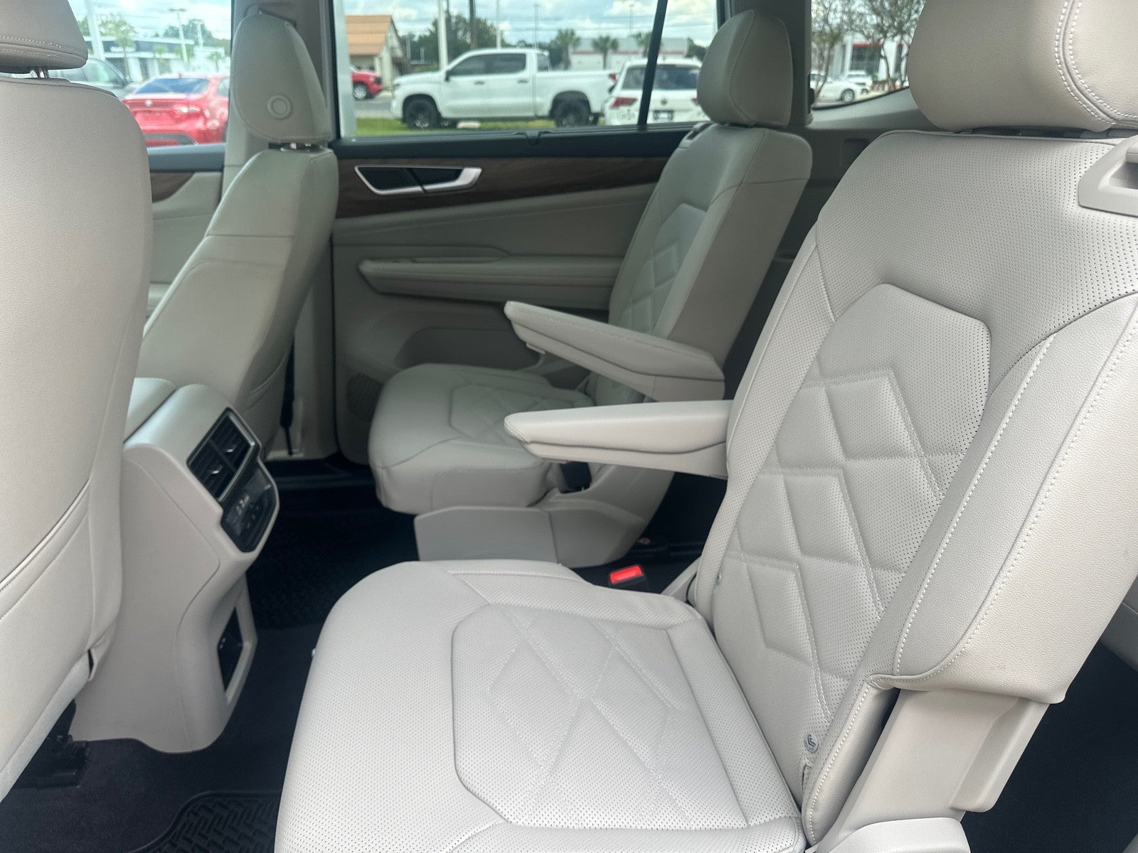 2026 Volkswagen Atlas 2.0T SE w/Technology FWD