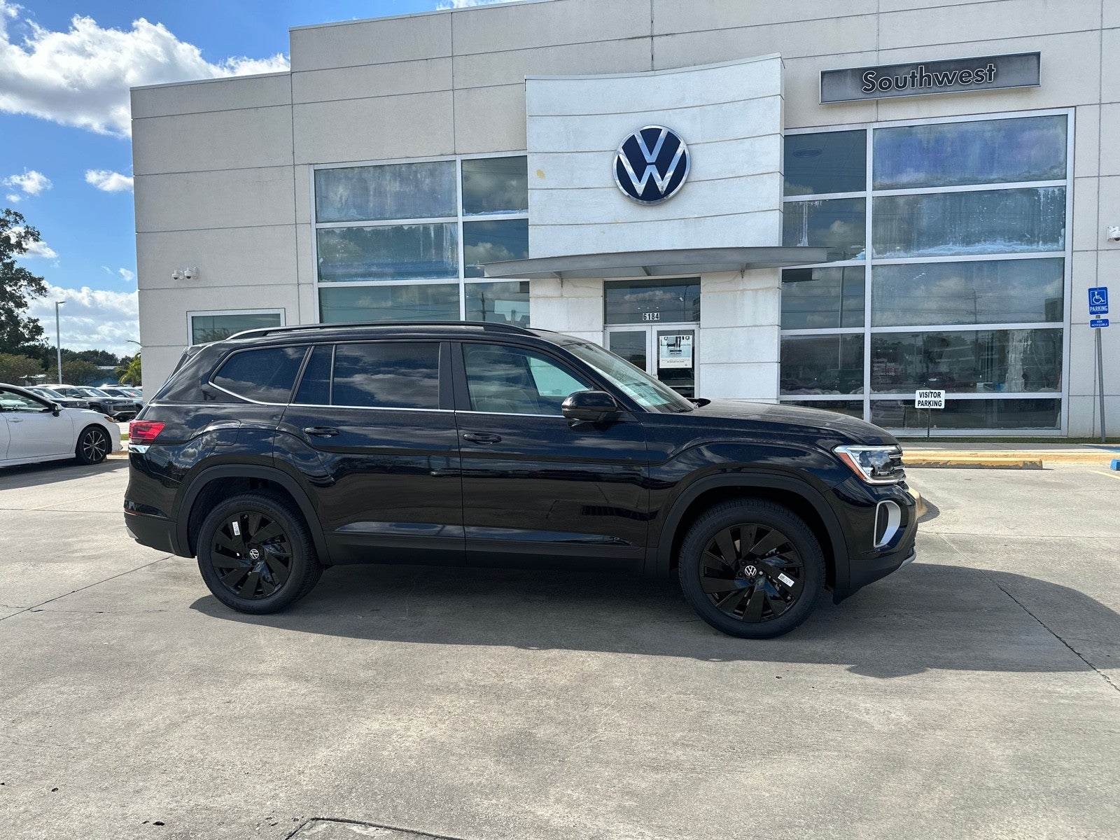 2026 Volkswagen Atlas 2.0T SE w/Technology FWD