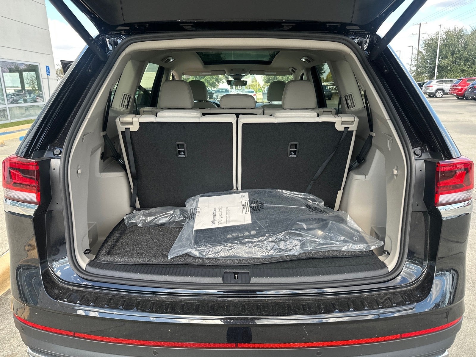 2026 Volkswagen Atlas 2.0T SE w/Technology FWD