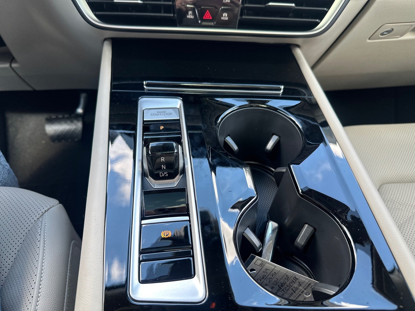 2026 Volkswagen Atlas 2.0T SE w/Technology FWD