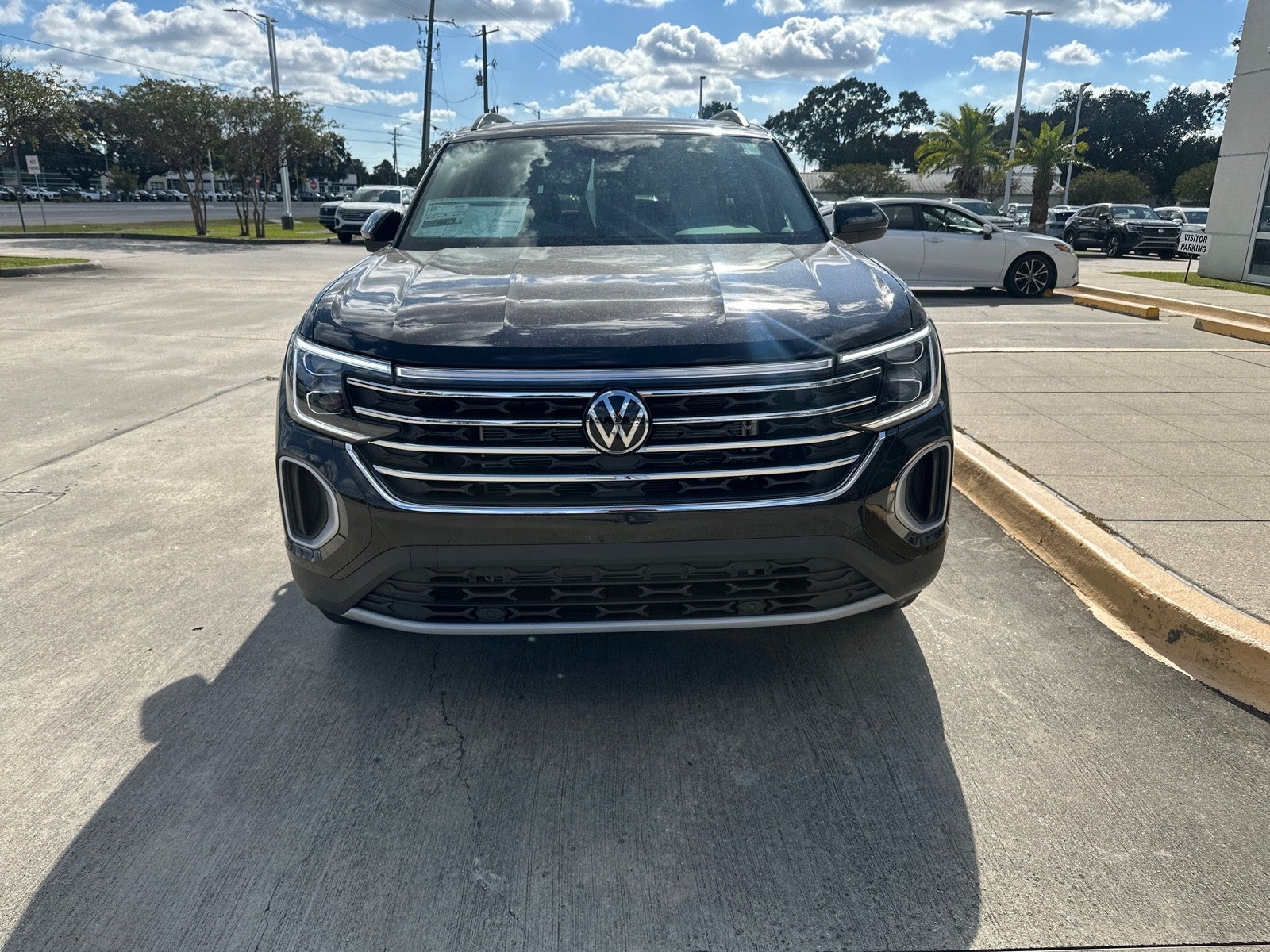 2026 Volkswagen Atlas 2.0T SE w/Technology FWD