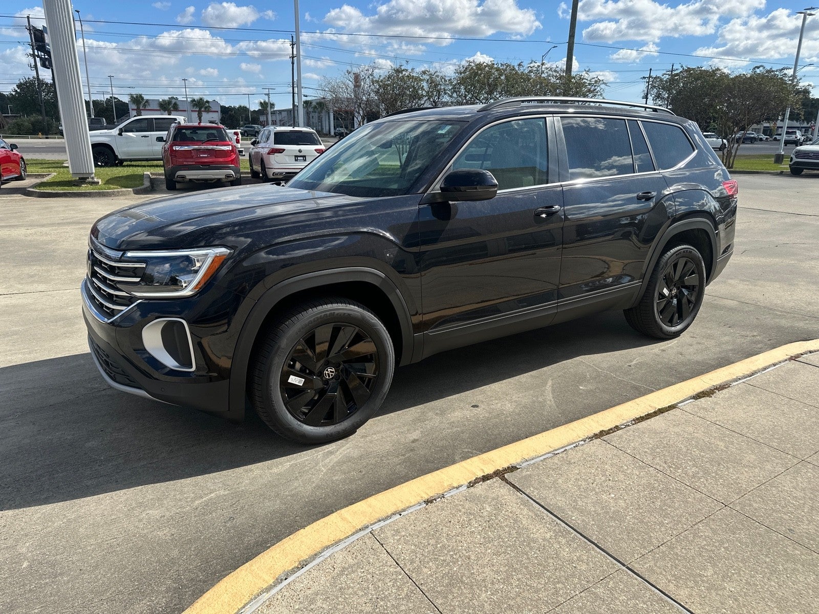 2026 Volkswagen Atlas 2.0T SE w/Technology FWD