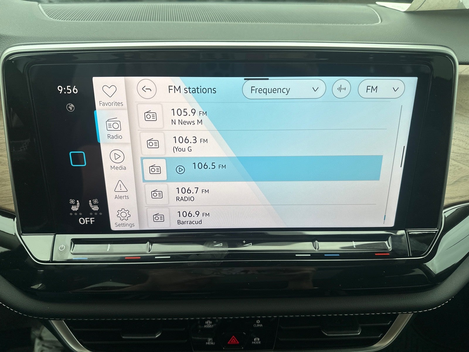 2026 Volkswagen Atlas 2.0T SE w/Technology FWD