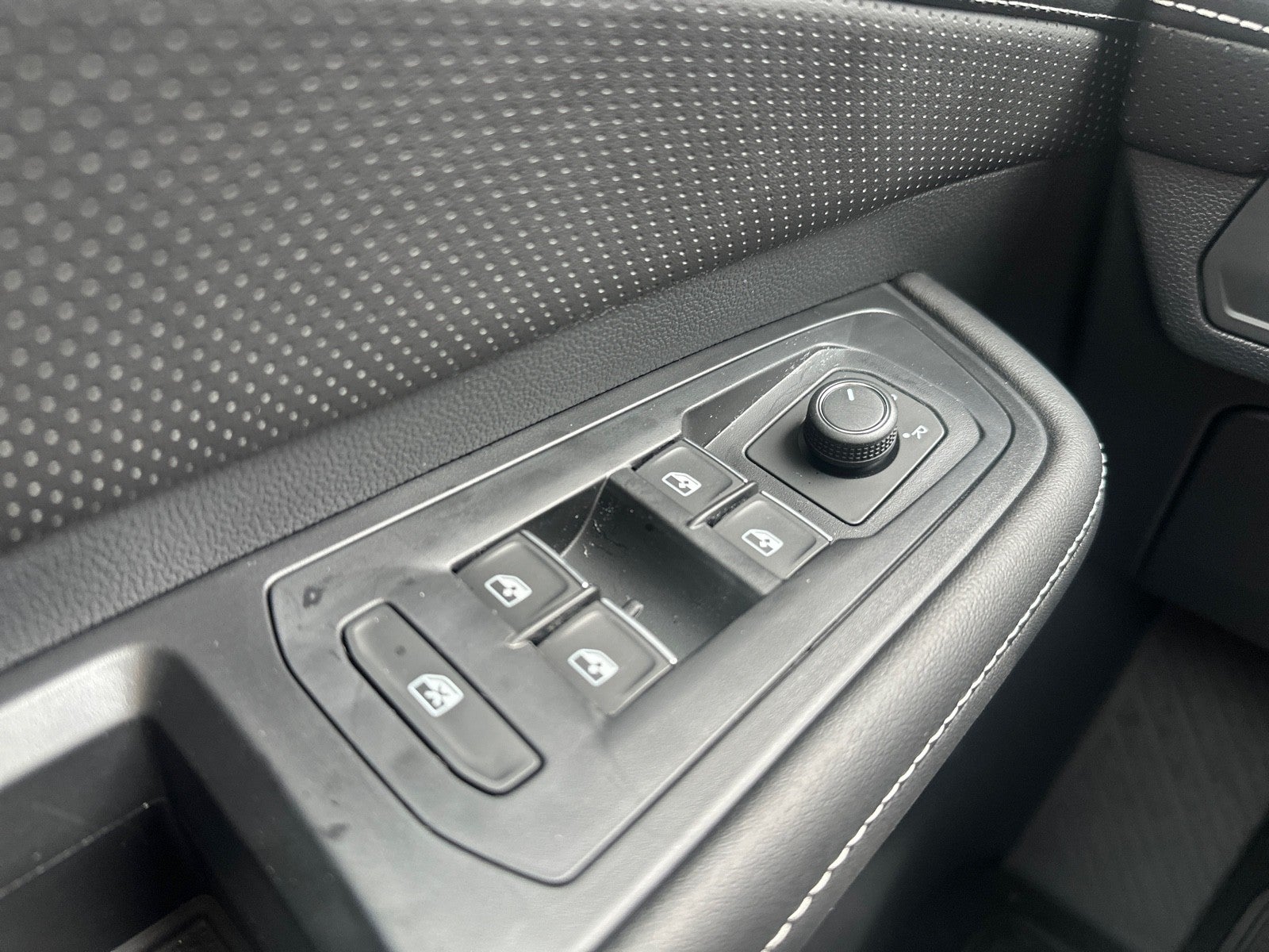 2026 Volkswagen Atlas 2.0T SE w/Technology FWD