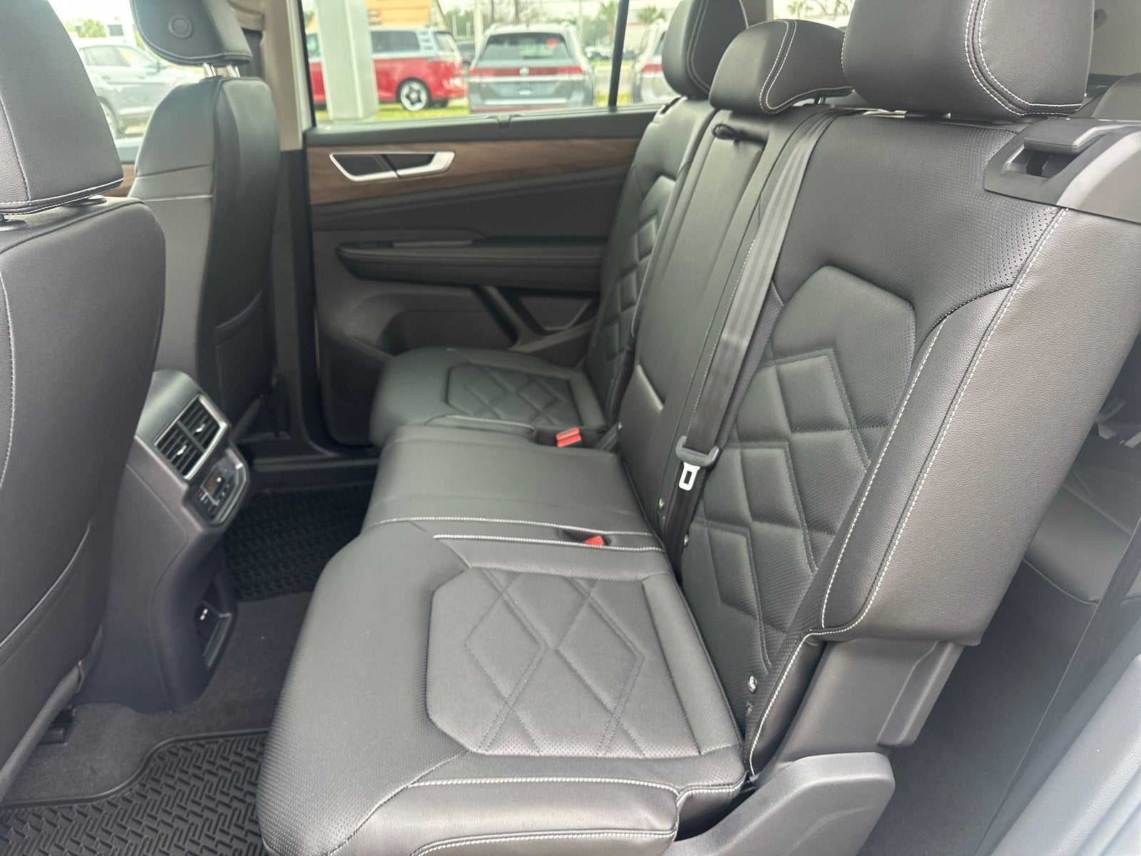 2026 Volkswagen Atlas 2.0T SE w/Technology FWD