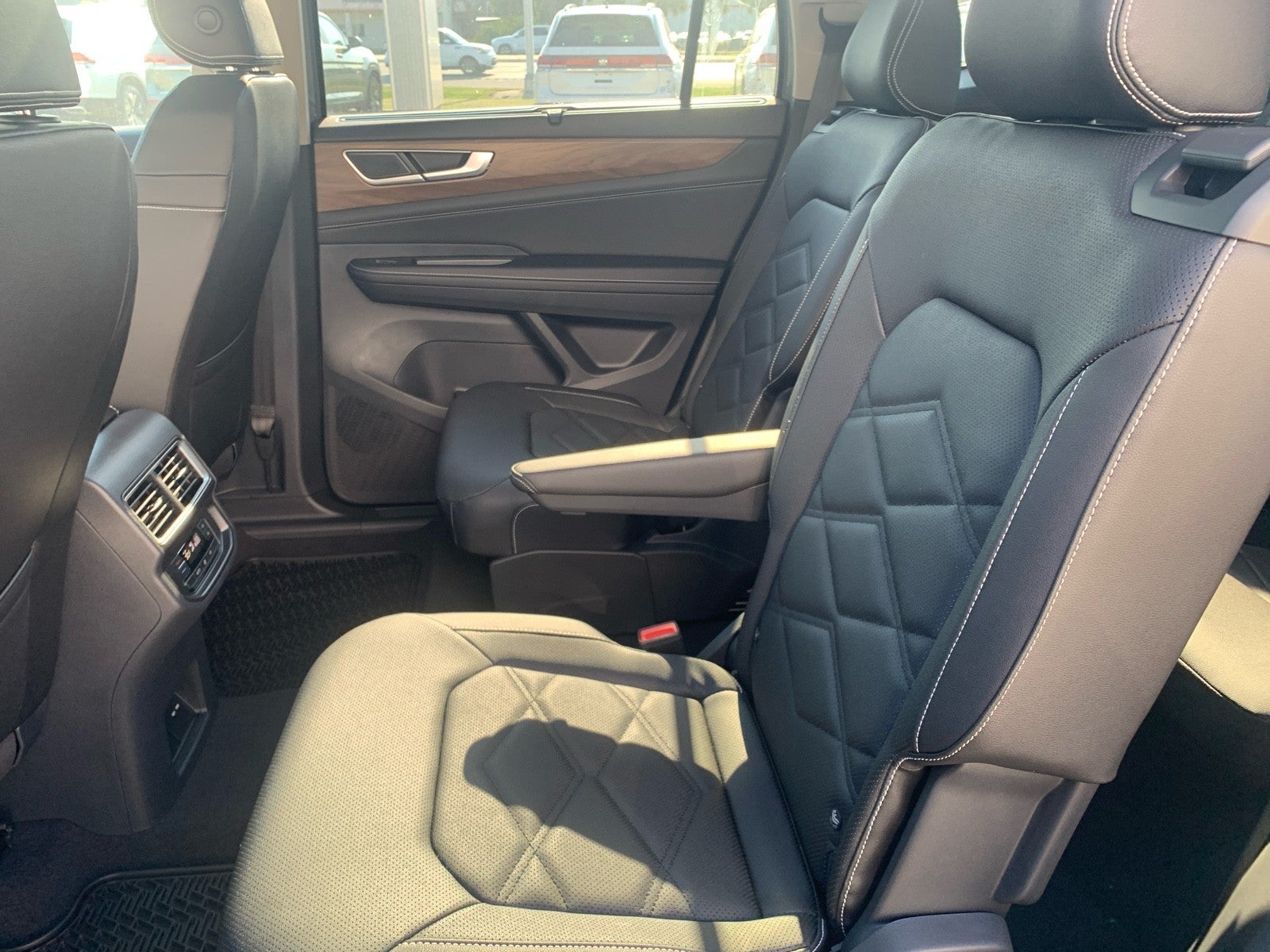 2026 Volkswagen Atlas 2.0T SE w/Technology FWD