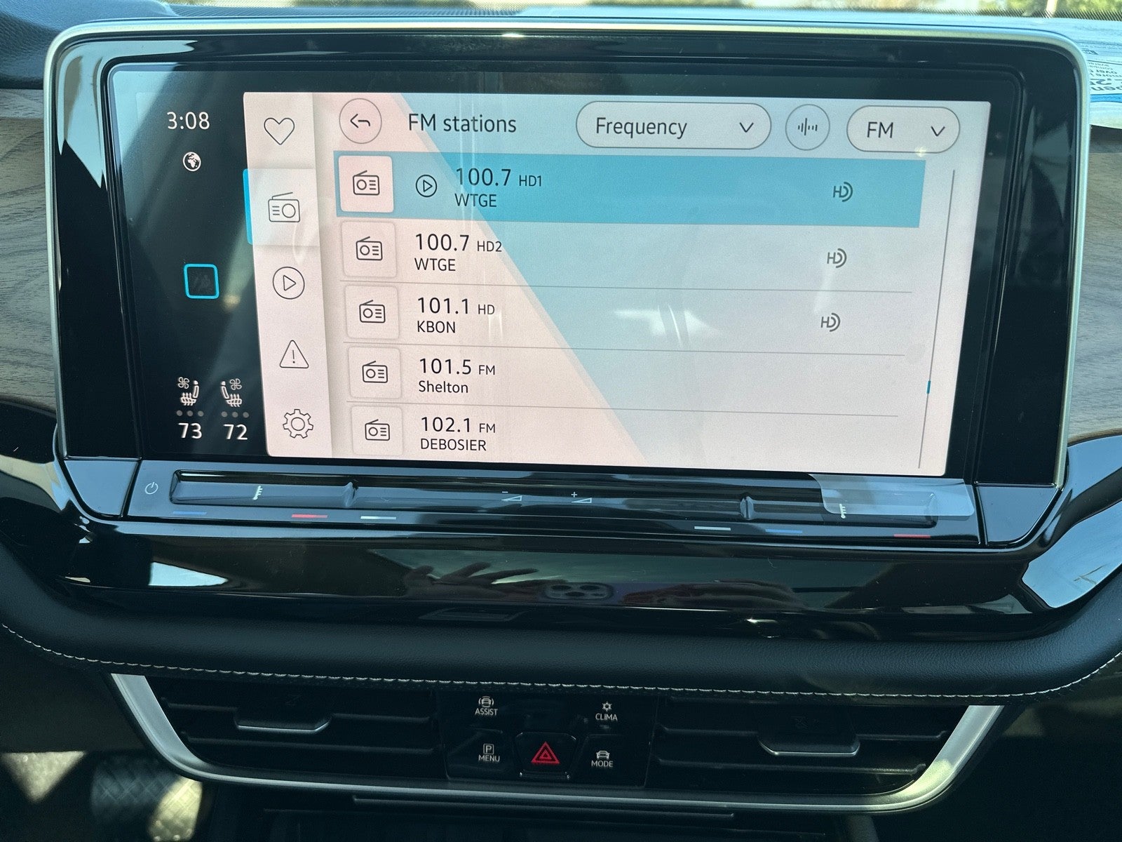 2026 Volkswagen Atlas 2.0T SE w/Technology FWD