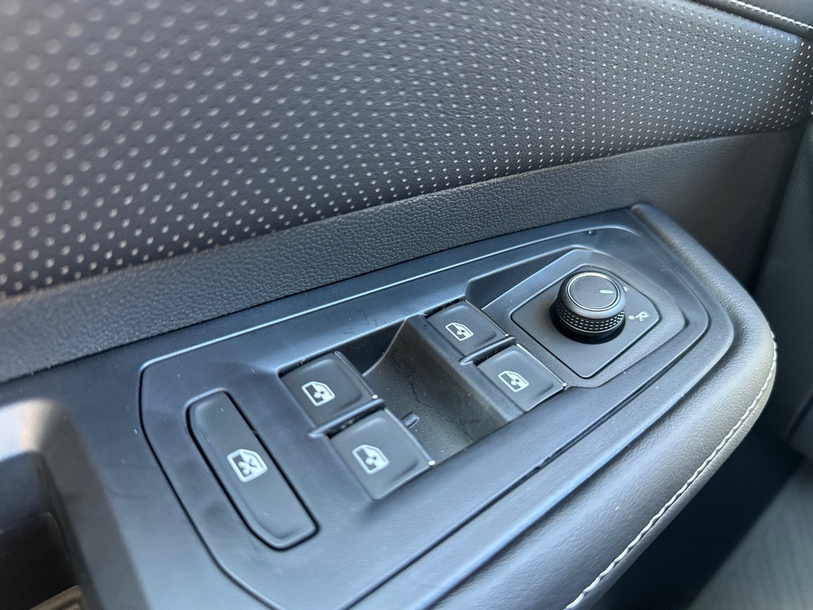 2026 Volkswagen Atlas 2.0T SE w/Technology FWD