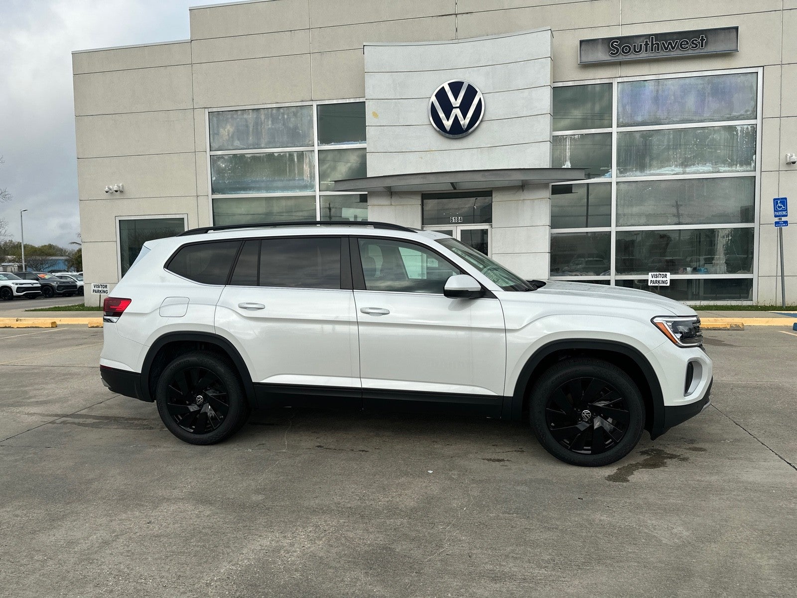 2026 Volkswagen Atlas 2.0T SE w/Technology FWD