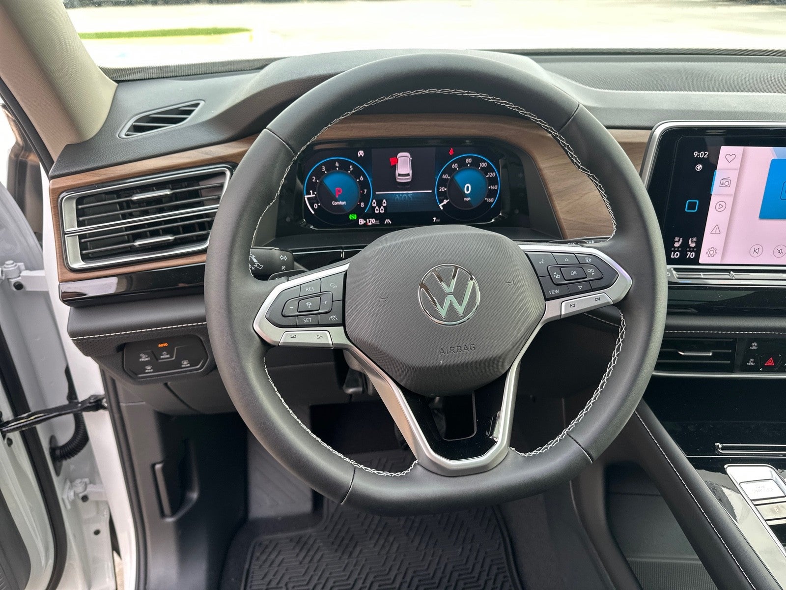 2026 Volkswagen Atlas 2.0T SE w/Technology FWD