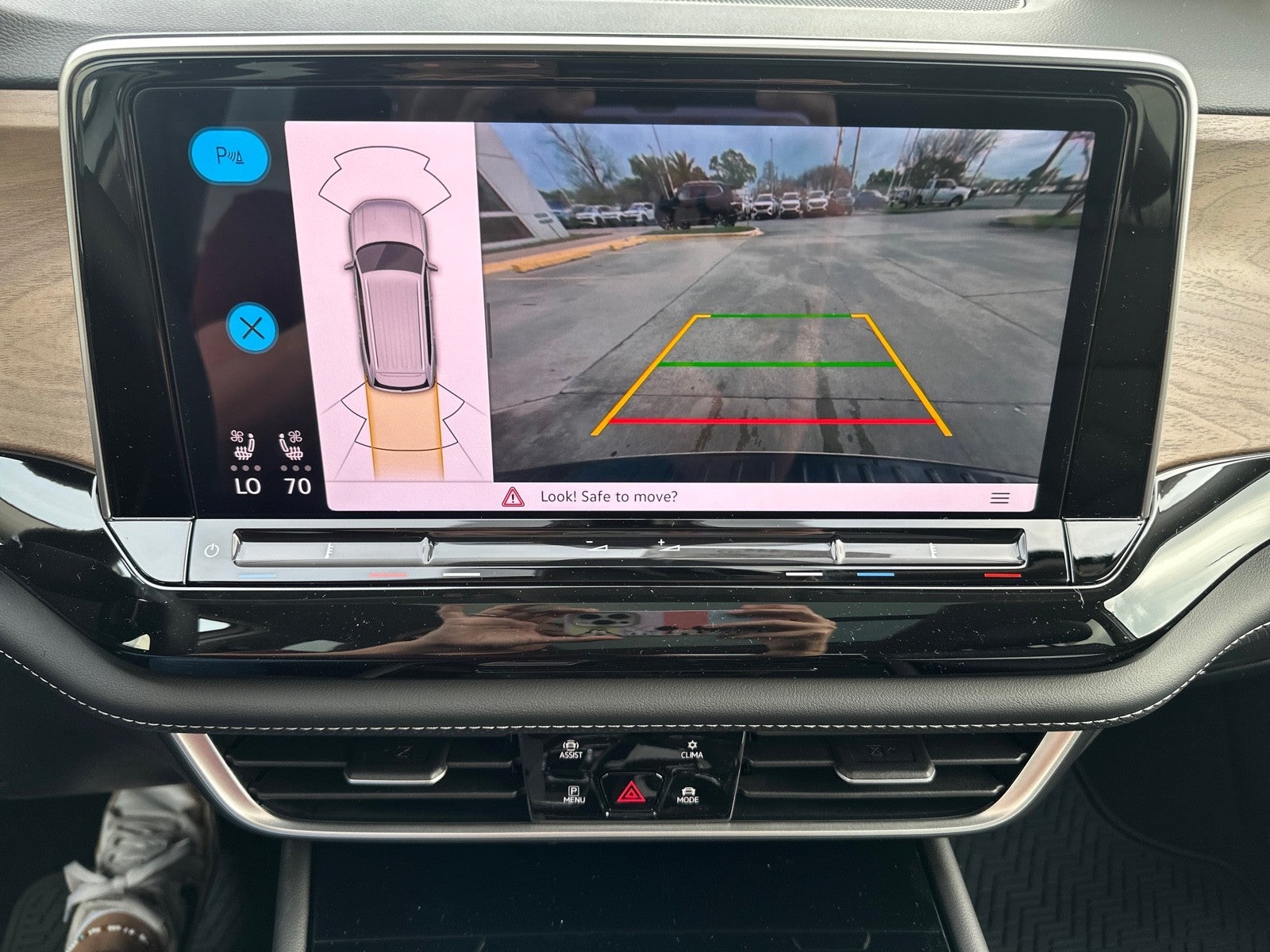 2026 Volkswagen Atlas 2.0T SE w/Technology FWD