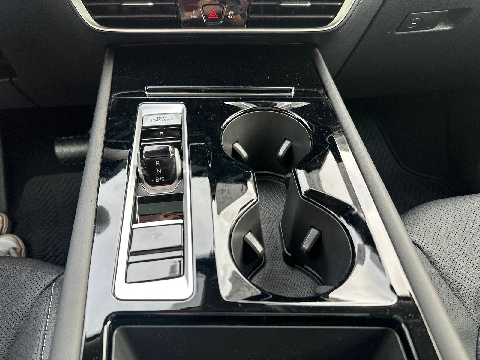 2026 Volkswagen Atlas 2.0T SE w/Technology FWD