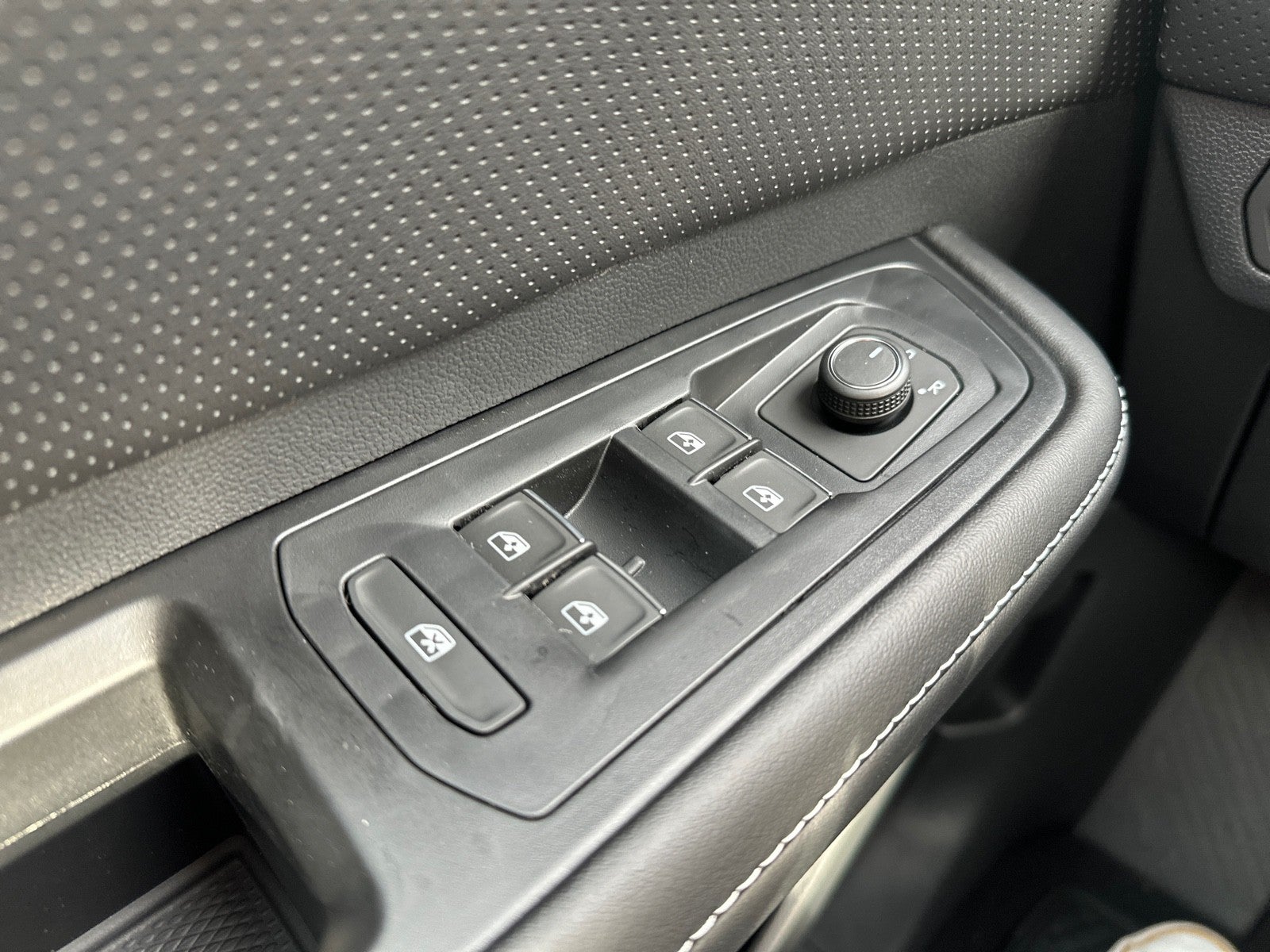 2026 Volkswagen Atlas 2.0T SE w/Technology FWD