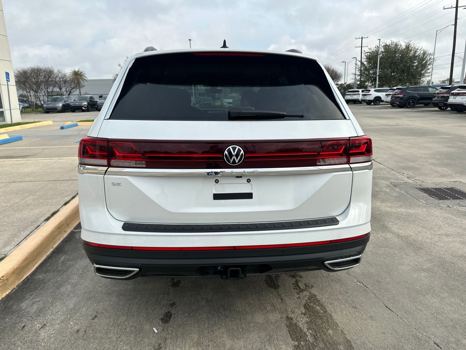 2026 Volkswagen Atlas 2.0T SE w/Technology FWD