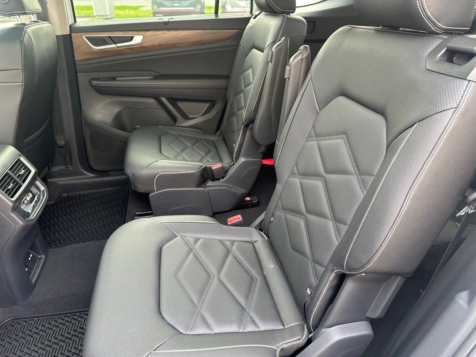 2026 Volkswagen Atlas 2.0T SE w/Technology FWD